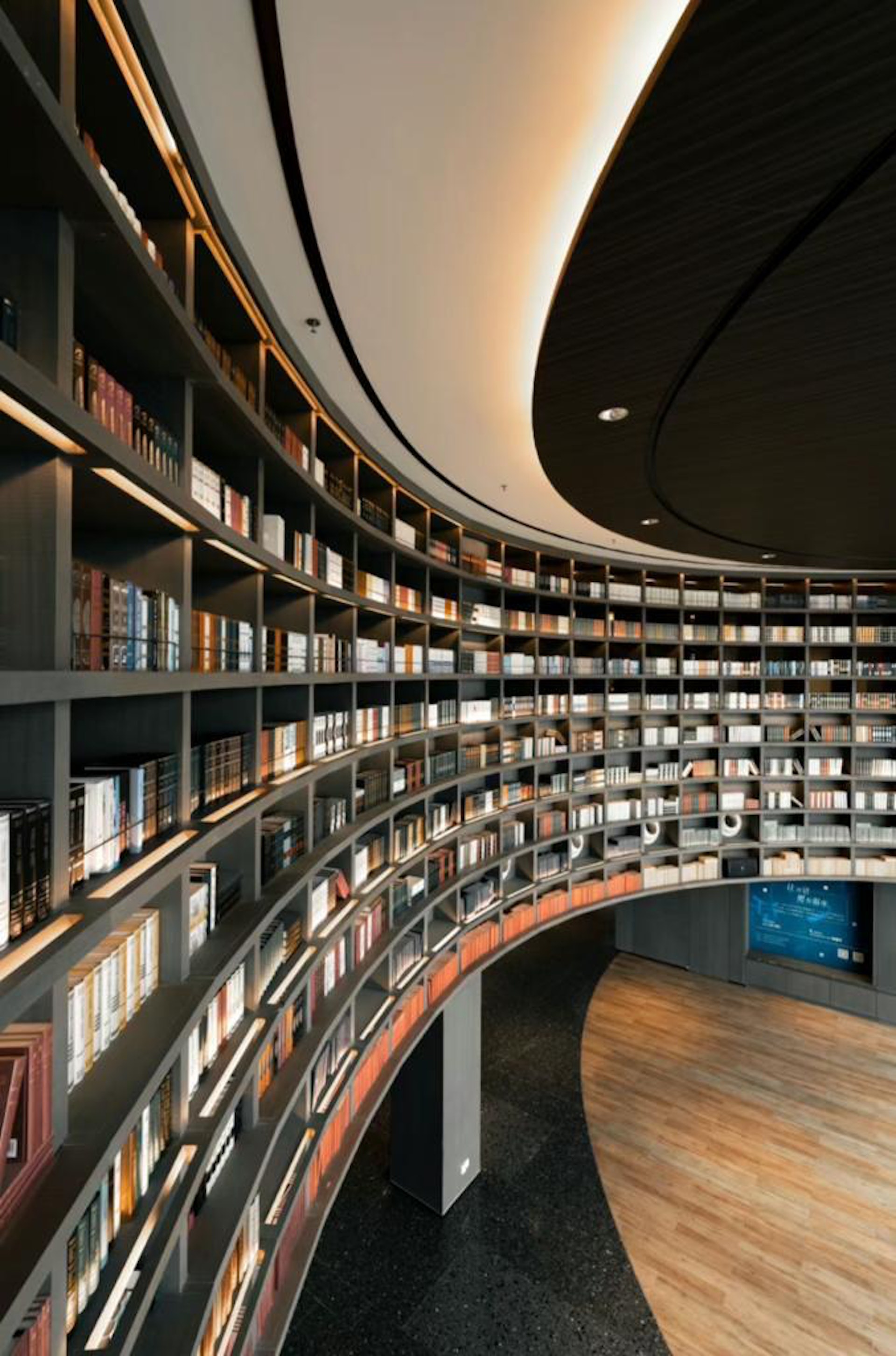 深圳書城龍華城(圖片來源:小紅書@離歌_li) 深圳書城龍華城(圖片來源:小紅書@離歌_li)