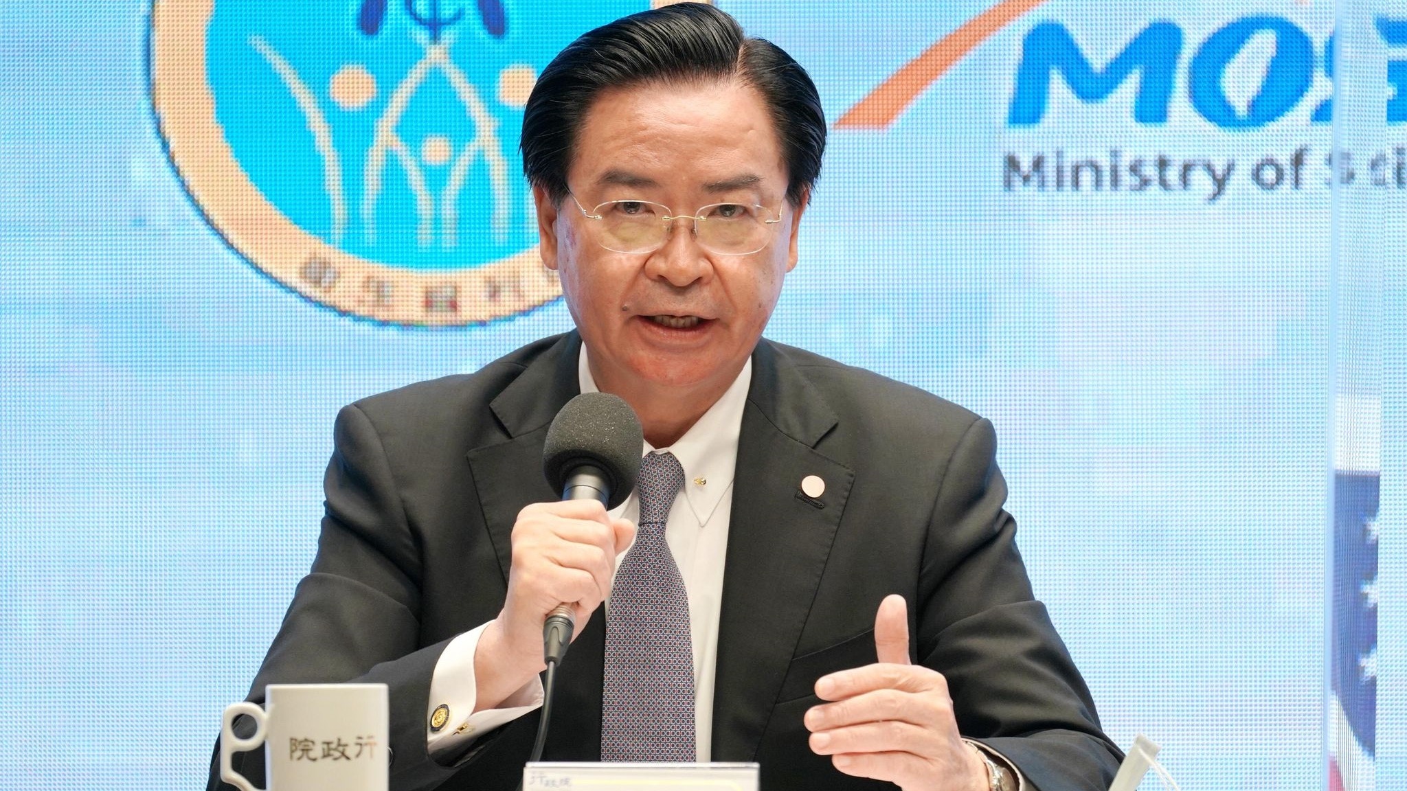 台外交部長吳釗燮月中訪歐出席峰會或與捷克總統同台