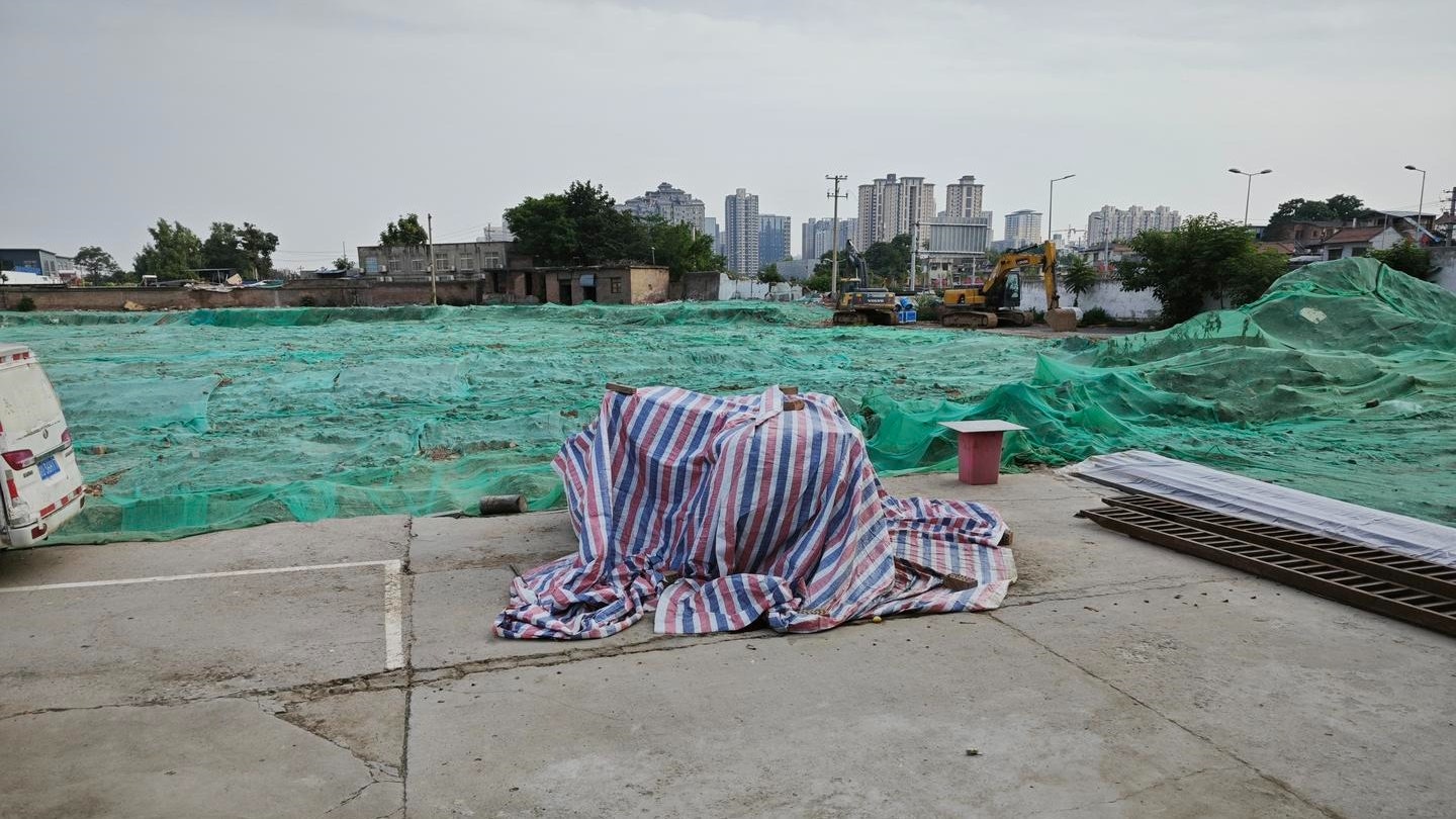陝西男工地慘遭叉車壓斃 家屬稱遺體被搶失蹤多日 官方介入調查 陝西男工地慘遭叉車壓斃 家屬稱遺體被搶失蹤多日 官方介入調查