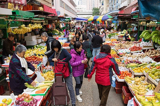 不少港人鍾愛日本食品，尤其進口水產及水果。（iStock）