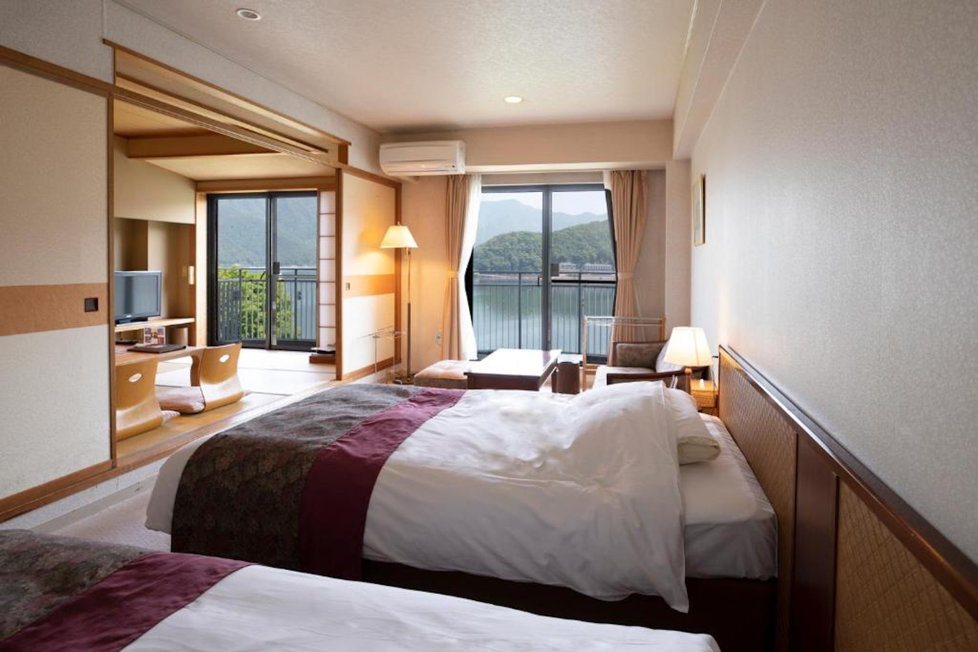 富士湖酒店 (Fuji Lake Hotel)(圖片來源:Booking.com) 富士湖酒店 (Fuji Lake Hotel)(圖片來源:Booking.com)