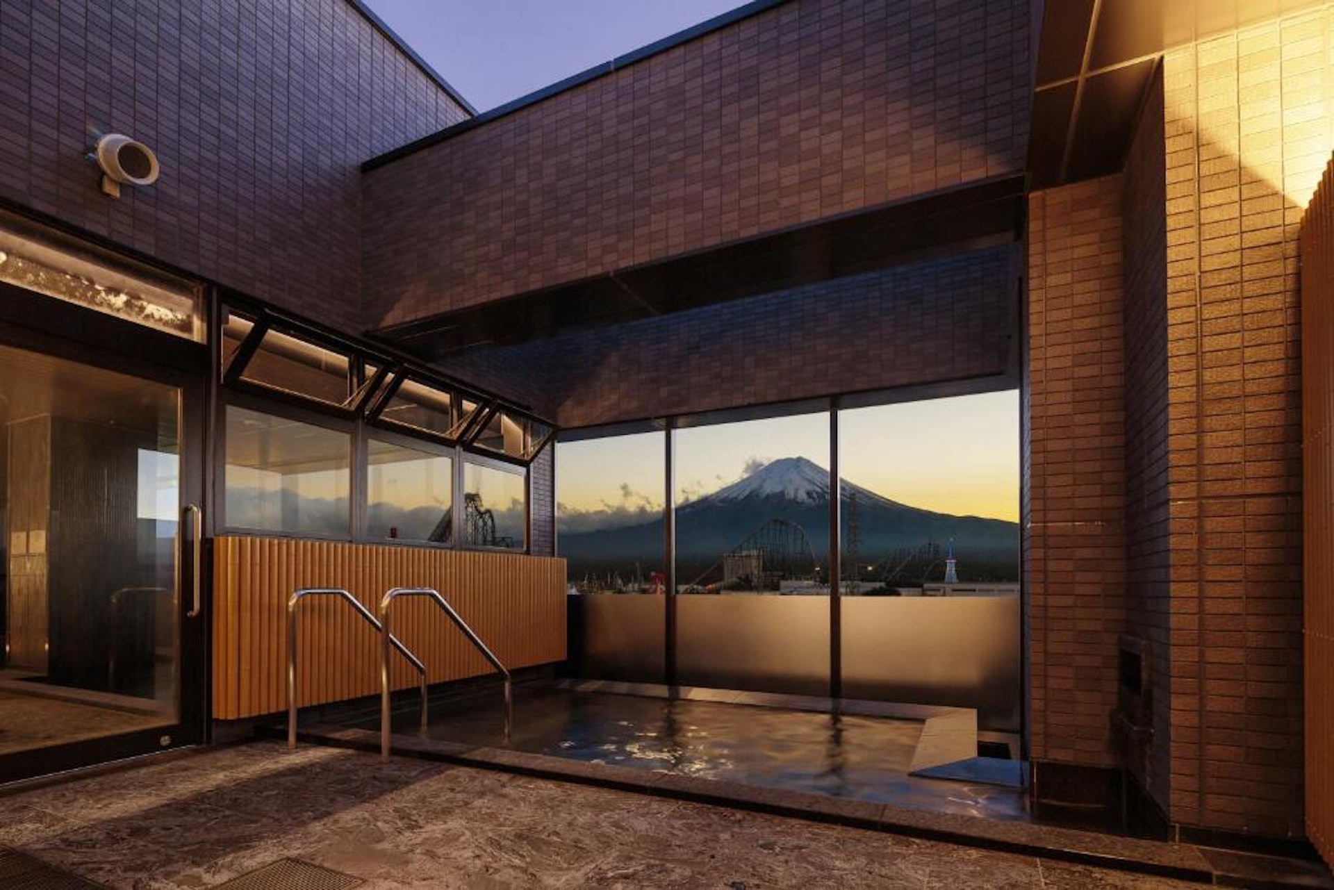 MYSTAYS富士山展望温泉酒店 (HOTEL MYSTAYS Fuji Onsen Resort)(圖片來源:Booking.com) MYSTAYS富士山展望温泉酒店 (HOTEL MYSTAYS Fuji Onsen Resort)(圖片來源:Booking.com)