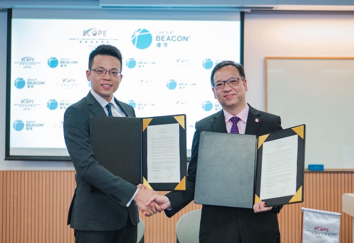 DSE｜城大專業進修學院與遵理學校簽署意向書　推動文憑試模擬試