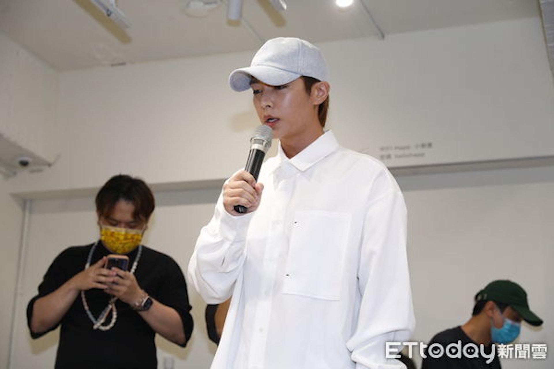炎亞綸突襲記招的畫面(Ettoday授權使用) 炎亞綸突襲記招的畫面(Ettoday授權使用)