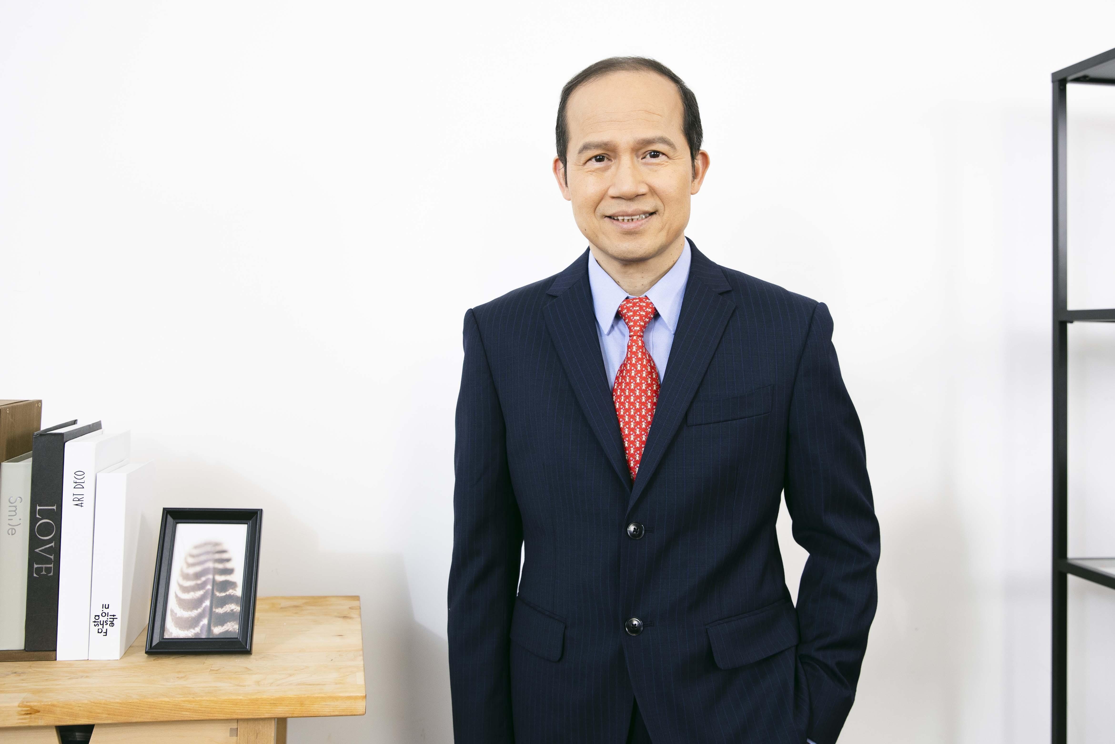 陳偉光醫生指冠心病患者的壞膽固醇水平需要比一般人控制得更好，目標治療水平為1.4mmol/L 至 1.8mmol/L或以下。