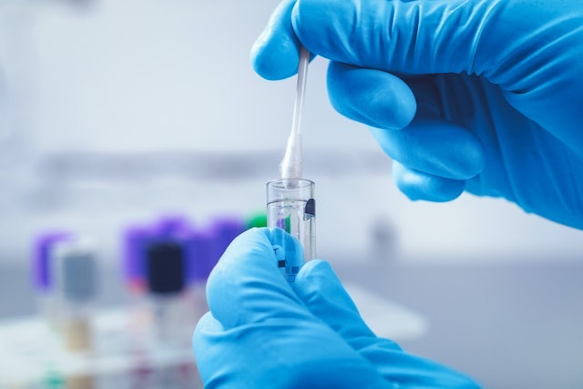 閔男在離婚2個月後去做親子鑑定驗DNA,結果就如閔男所想,兒子並非他親生的。(Getty Images) 閔男在離婚2個月後去做親子鑑定驗DNA,結果就如閔男所想,兒子並非他親生的。(Getty Images)