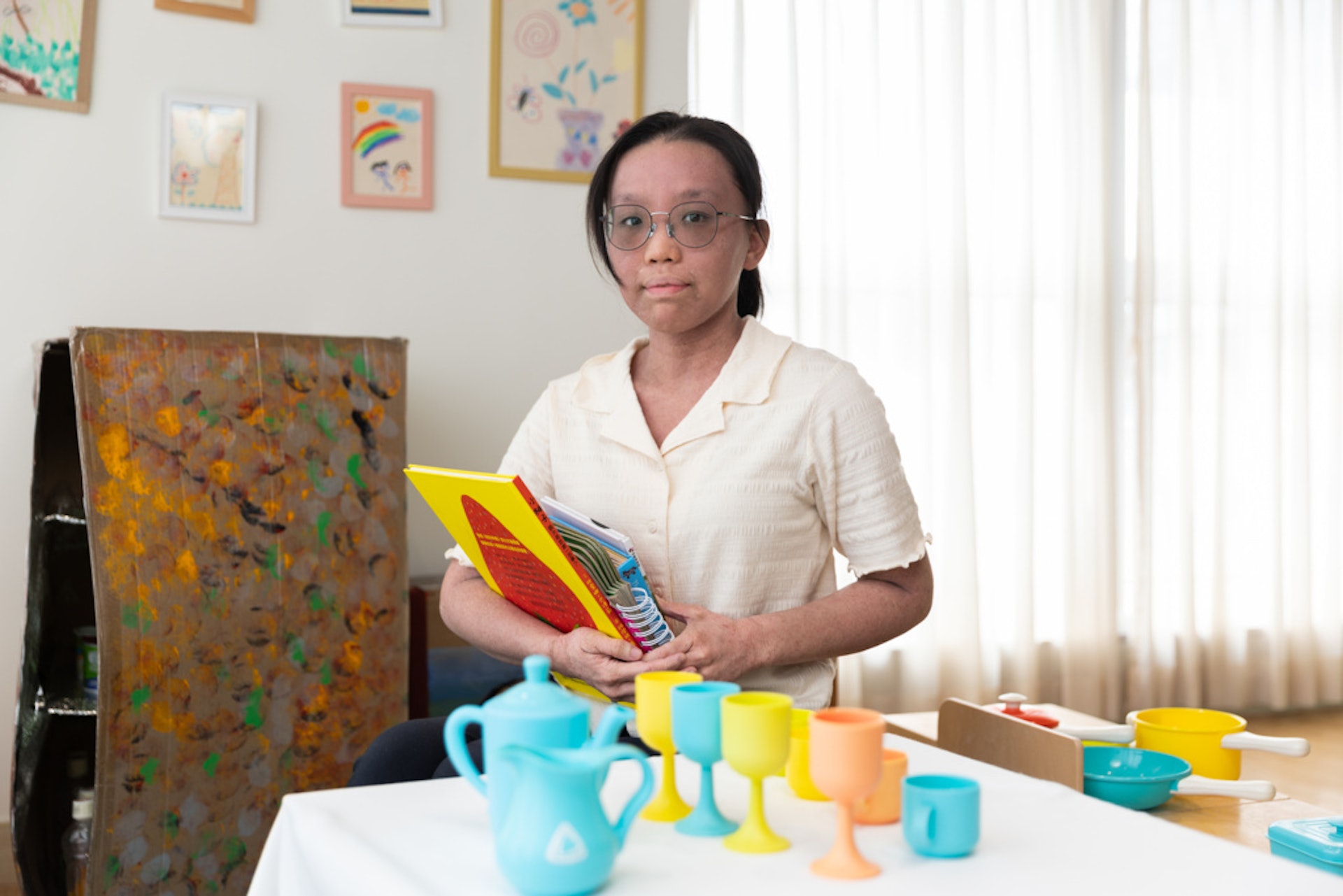 東華學院幼兒教育(榮譽)教育學士課程應屆畢業生Karen,指實習時遇SEN學生情緒失控,從旁觀察老師如何處理,從而學到合適的應對技巧。(鄭子峰攝) 東華學院幼兒教育(榮譽)教育學士課程應屆畢業生Karen,指實習時遇SEN學生情緒失控,從旁觀察老師如何處理,從而學到合適的應對技巧。(鄭子峰攝)