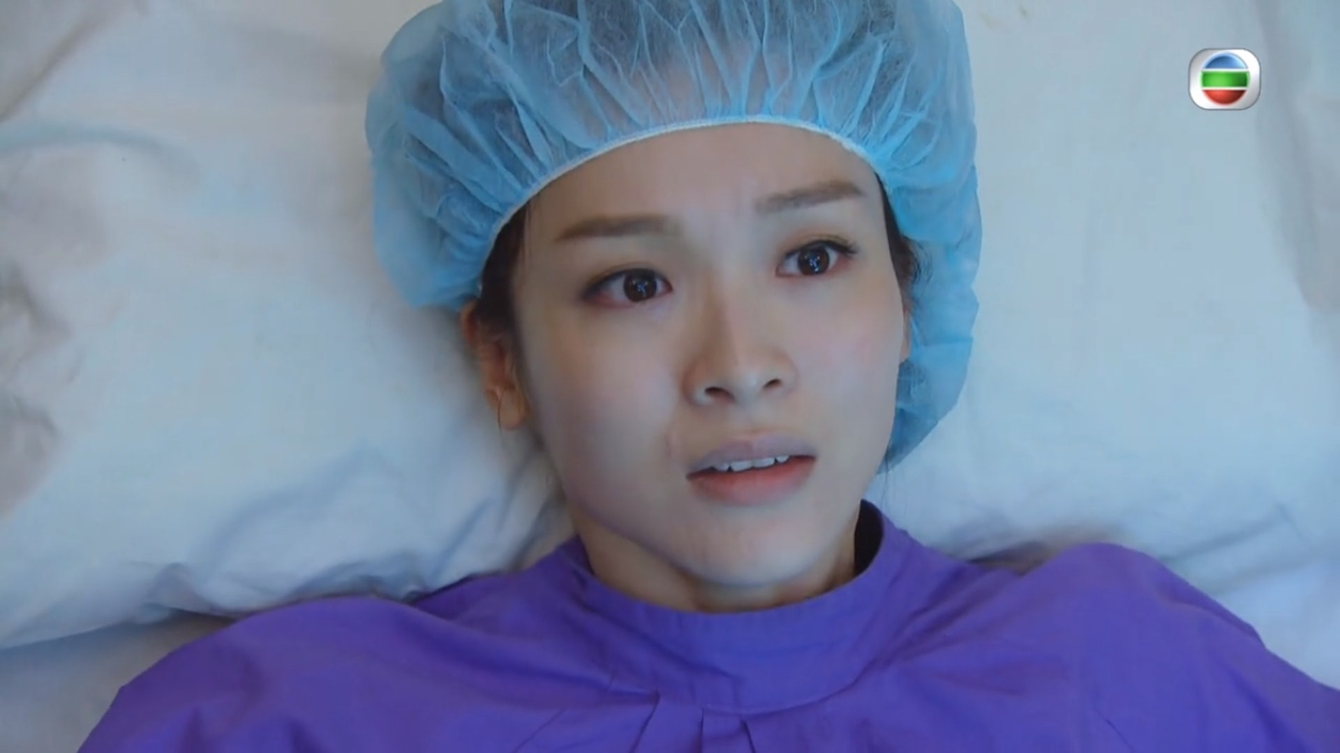 有孕婦指找了命理師傅為孩子擇日剖腹生產，惟對方建議的日子為懷孕37周又5天，因未夠38周而遭醫生以「未足月」為由拒絕開刀。（《BB來了》劇照）