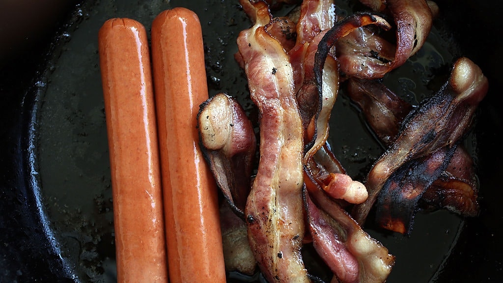 每天食用50克加工肉類，患大腸癌的風險將增加18%。（資料圖片）