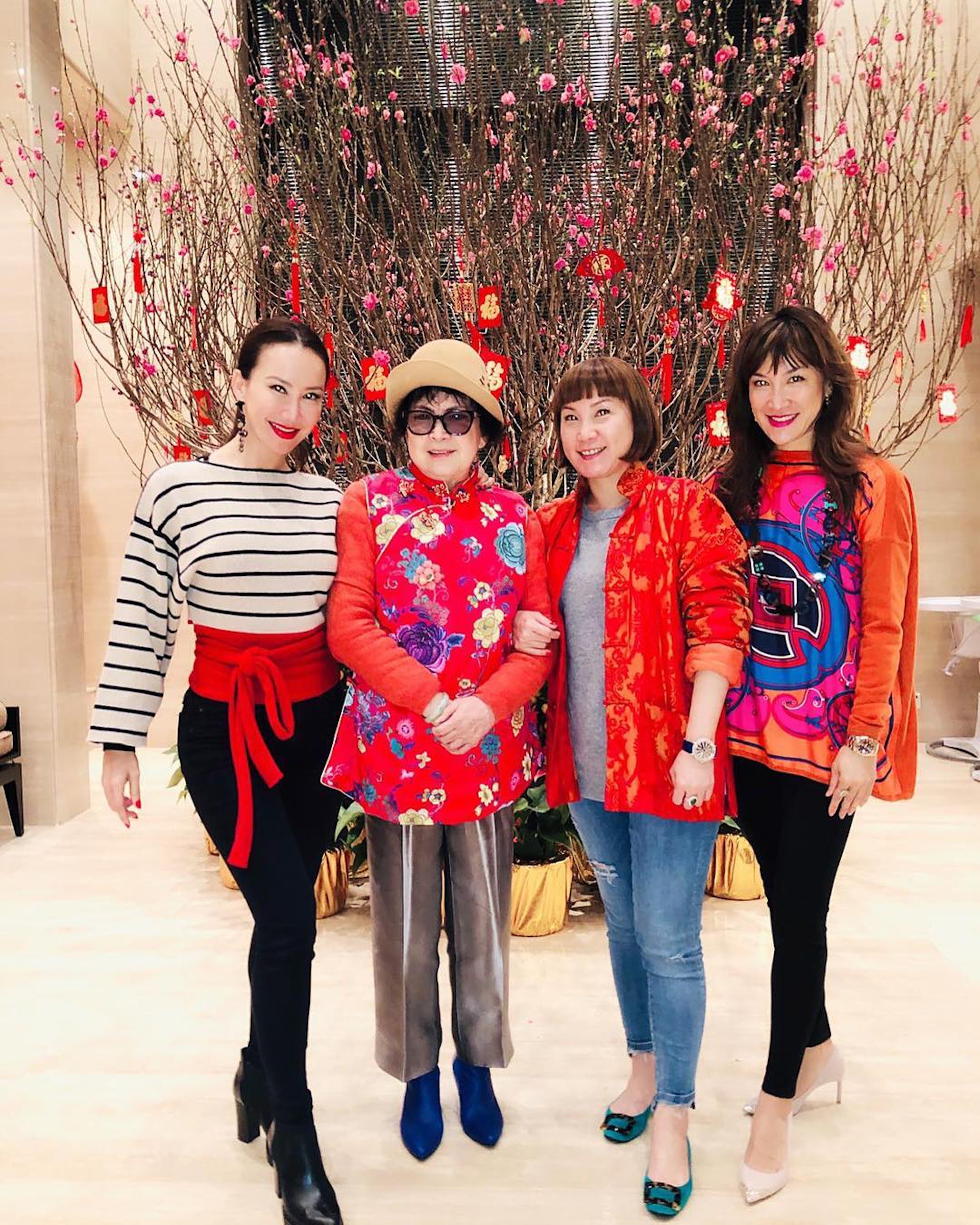 李玟與母親及兩位家姐感情非常好。(IG圖片) 李玟與母親及兩位家姐感情非常好。(IG圖片)