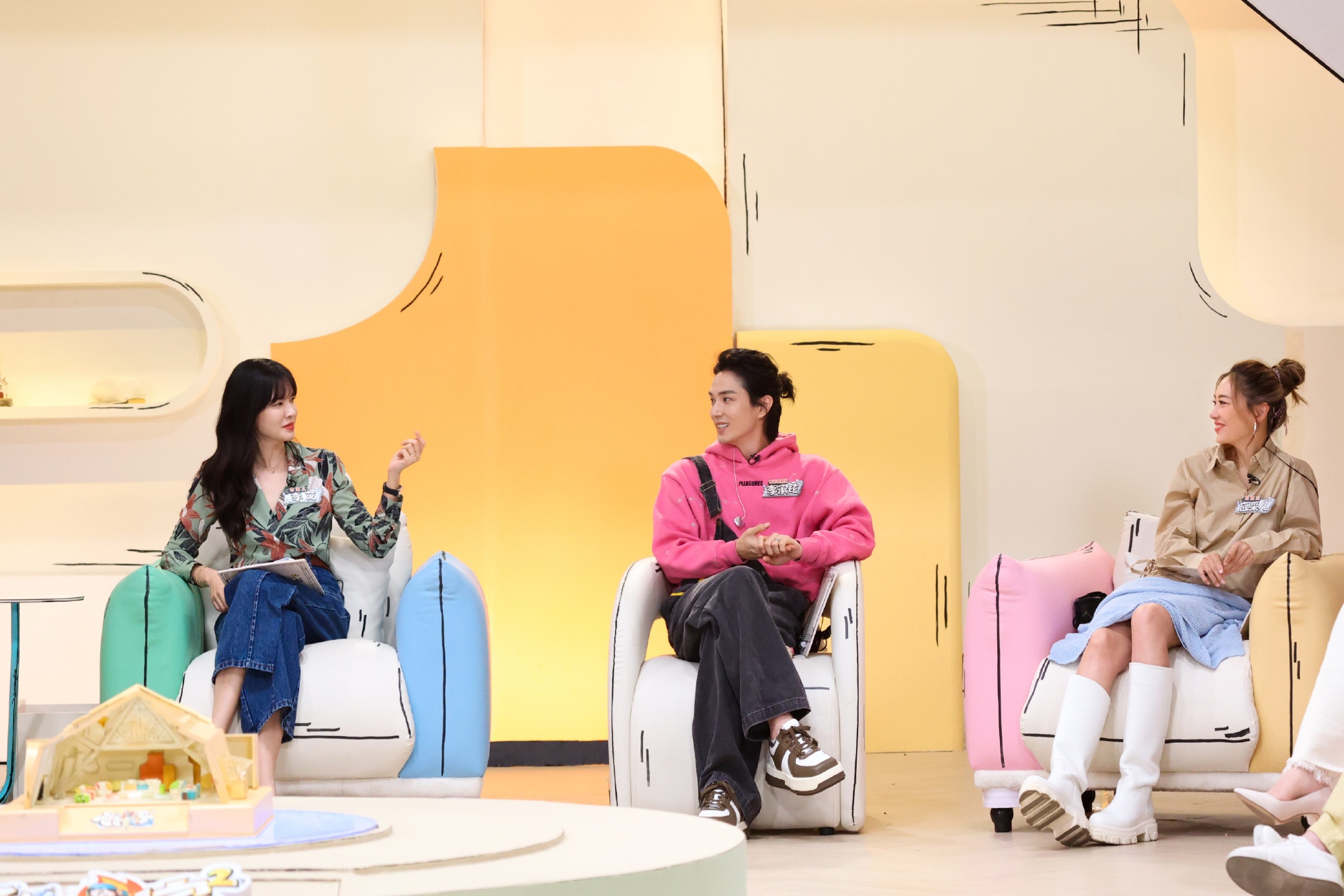 爸爸當家2｜陳小春驚老婆唔敢郁應采兒：我還沒夾他不敢動筷子