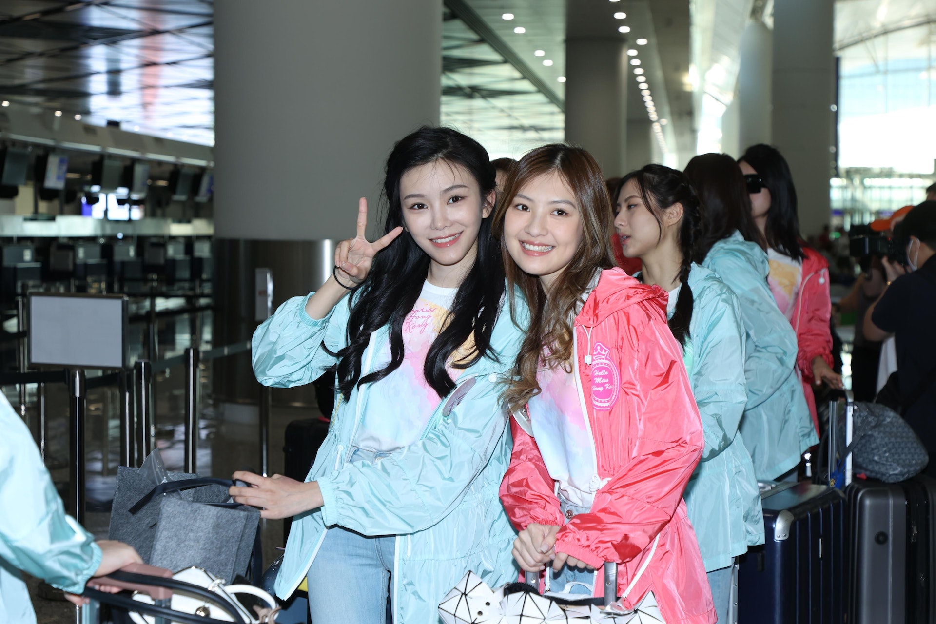 一眾佳麗今早出發前往越南拍攝外景。(葉志明攝) 一眾佳麗今早出發前往越南拍攝外景。(葉志明攝)