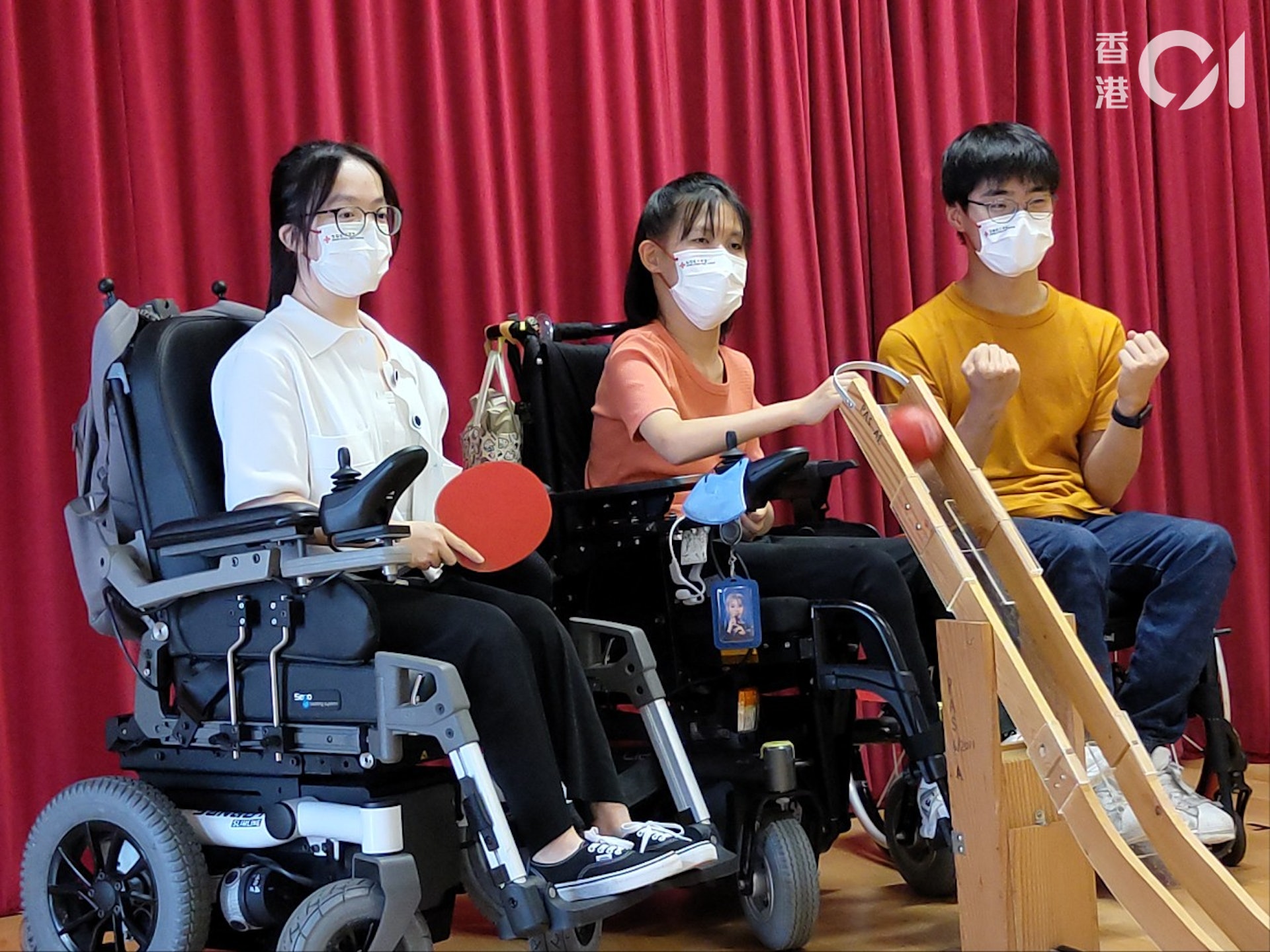 2023年DSE中學文憑試放榜,香港紅十字會雅麗珊郡主學校3名SEN考生將入讀本地大學,包括左起袁泳淇、陳可欣和周朗浩。(盧勁揚攝) 2023年DSE中學文憑試放榜,香港紅十字會雅麗珊郡主學校3名SEN考生將入讀本地大學,包括左起袁泳淇、陳可欣和周朗浩。(盧勁揚攝)