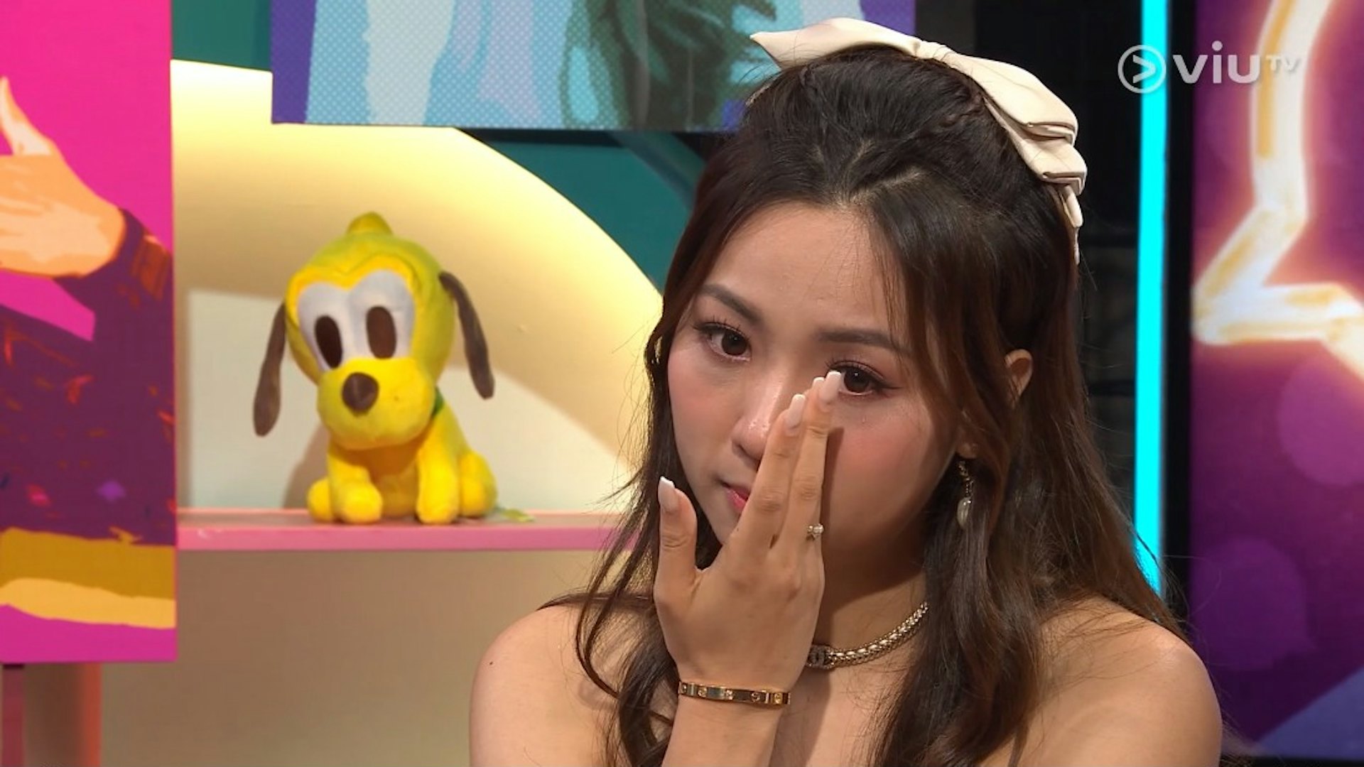 浩南聽到Alice的遭遇,都心痛到眼濕濕。(電視截圖) 浩南聽到Alice的遭遇,都心痛到眼濕濕。(電視截圖)