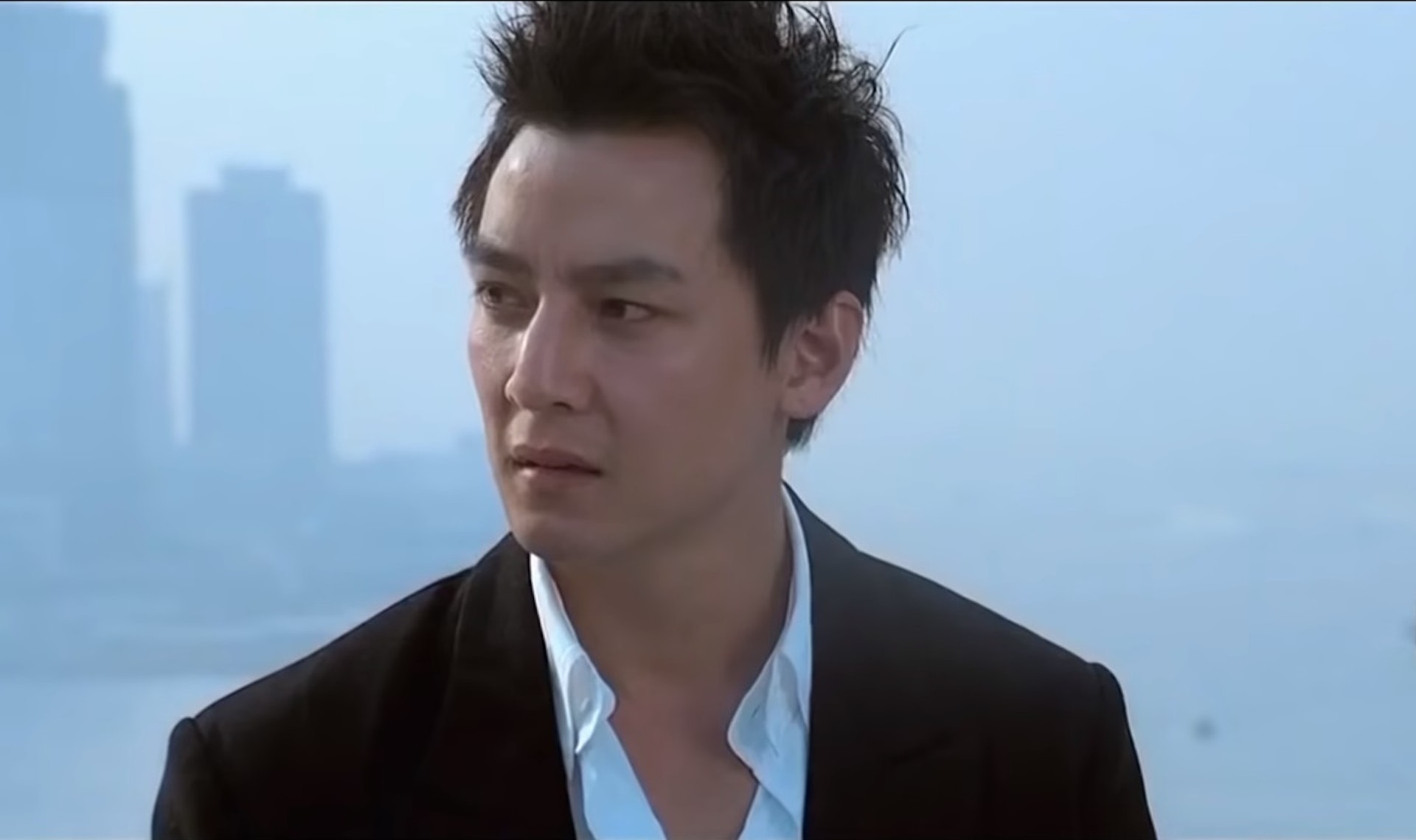 吳彥祖年輕時非常帥氣。(影片截圖) 吳彥祖年輕時非常帥氣。(影片截圖)