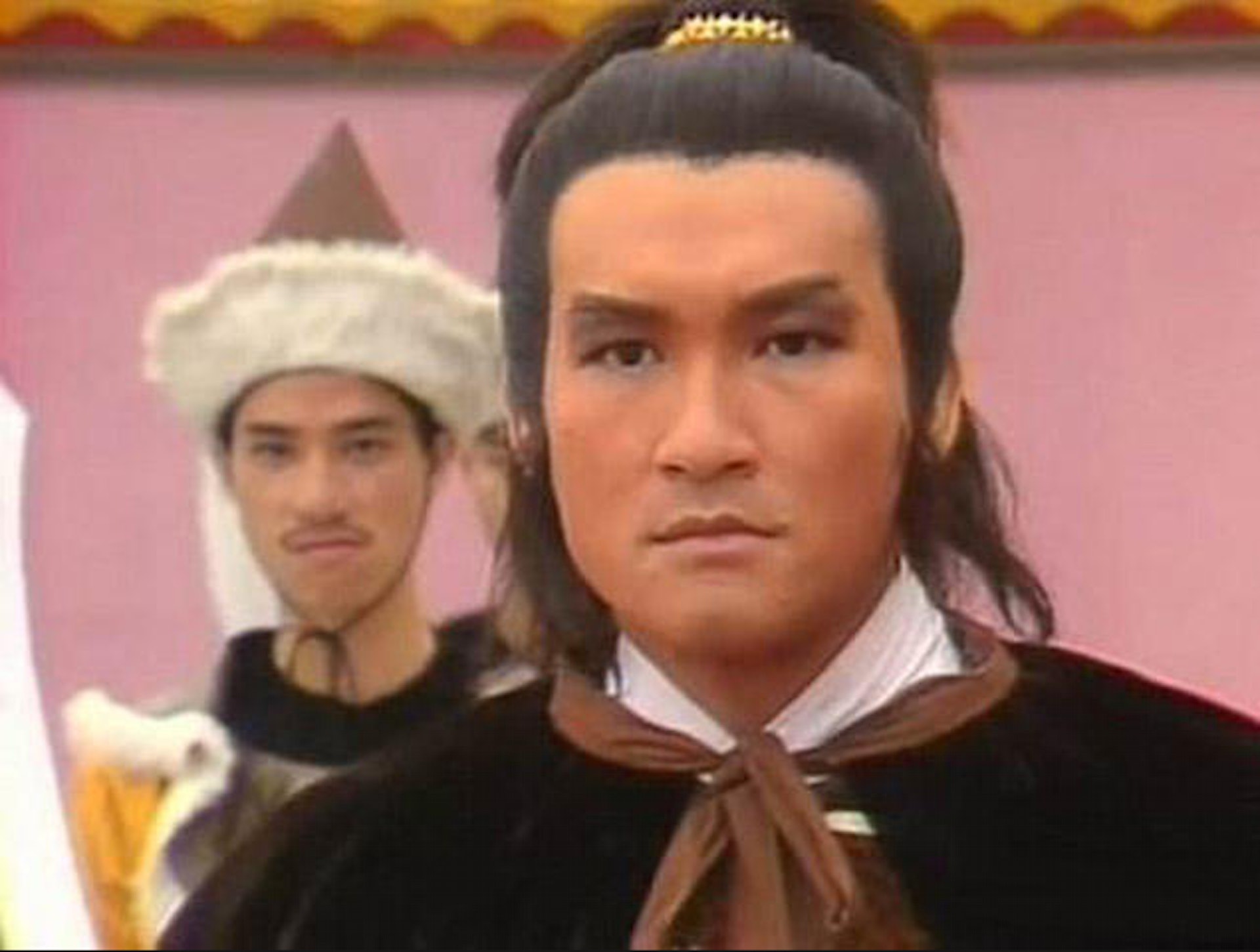 【一、梁家仁】1982年,TVB版《天龍八部》由梁家仁飾演喬峰,因外形粗獷,身材魁梧,具有喬峰的陽剛特質。(劇照) 【一、梁家仁】1982年,TVB版《天龍八部》由梁家仁飾演喬峰,因外形粗獷,身材魁梧,具有喬峰的陽剛特質。(劇照)
