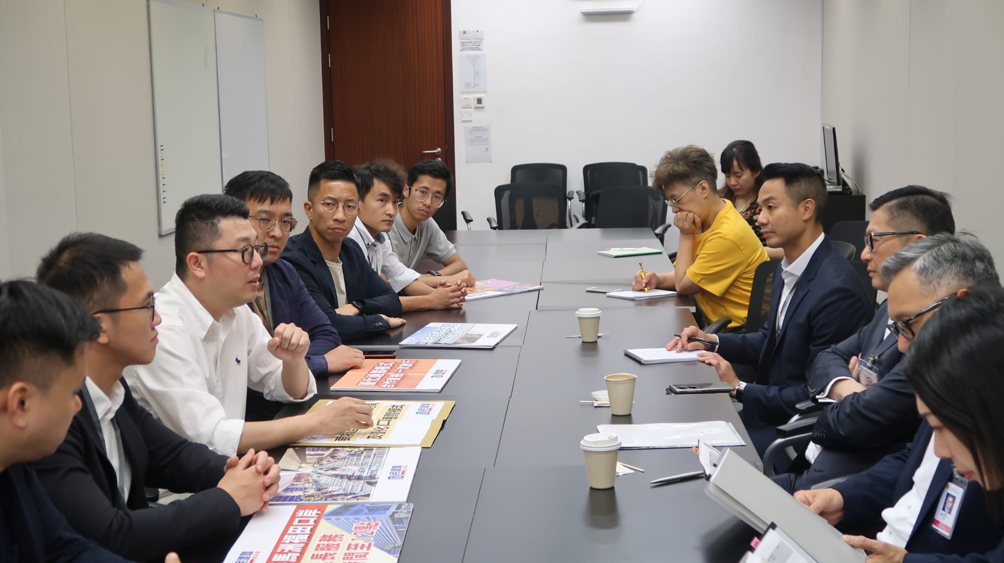 民建聯多名立法會議員晤鄧炳強反映便利通關的建議（民建聯劉國勳提供）