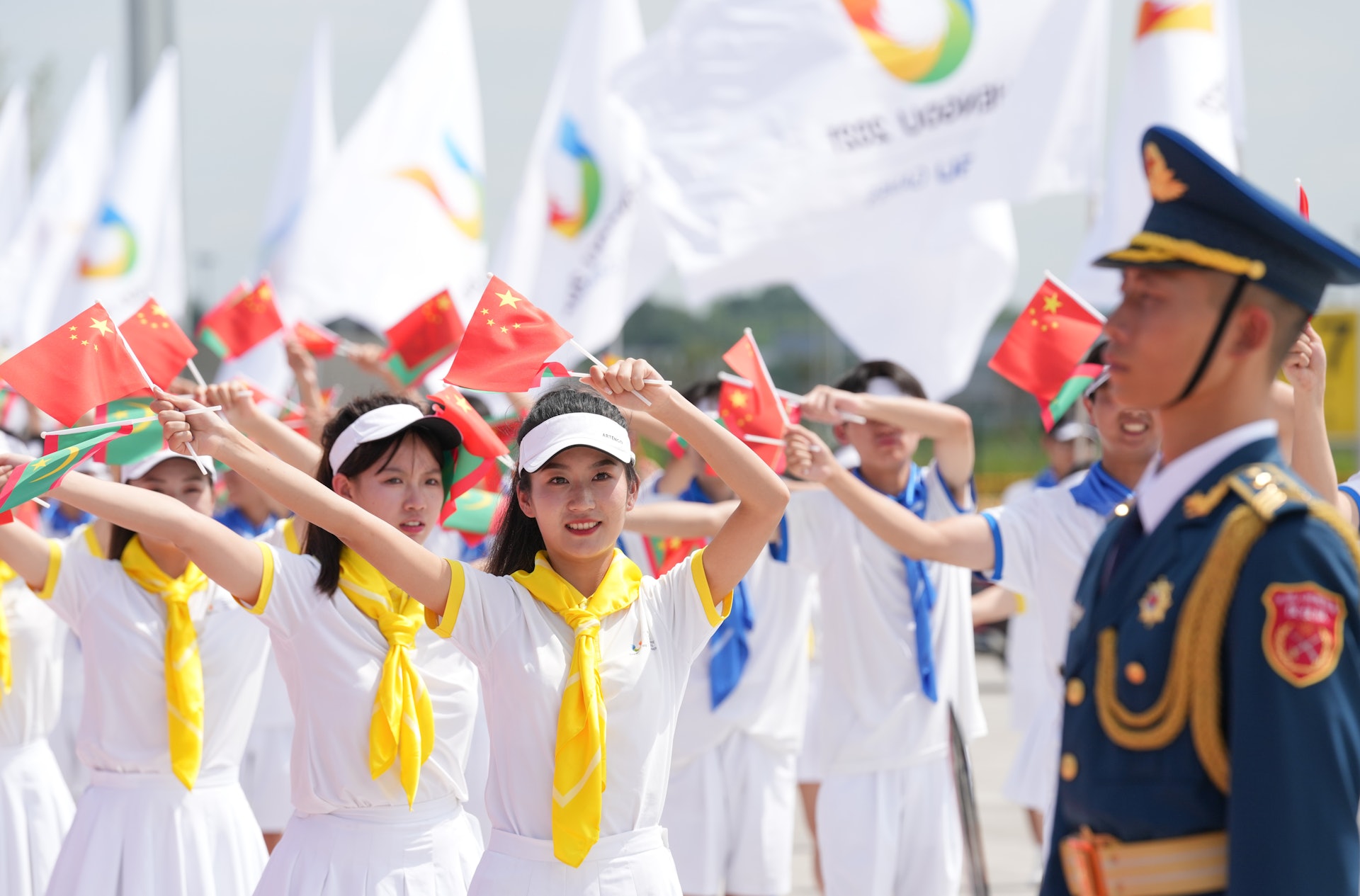 7月28日中午,國家主席習近平和夫人彭麗媛在四川省成都市金牛賓館舉行宴會,歡迎出席成都第31屆世界大學生夏季運動會開幕式的國際貴賓。(新華社) 7月28日中午,國家主席習近平和夫人彭麗媛在四川省成都市金牛賓館舉行宴會,歡迎出席成都第31屆世界大學生夏季運動會開幕式的國際貴賓。(新華社)