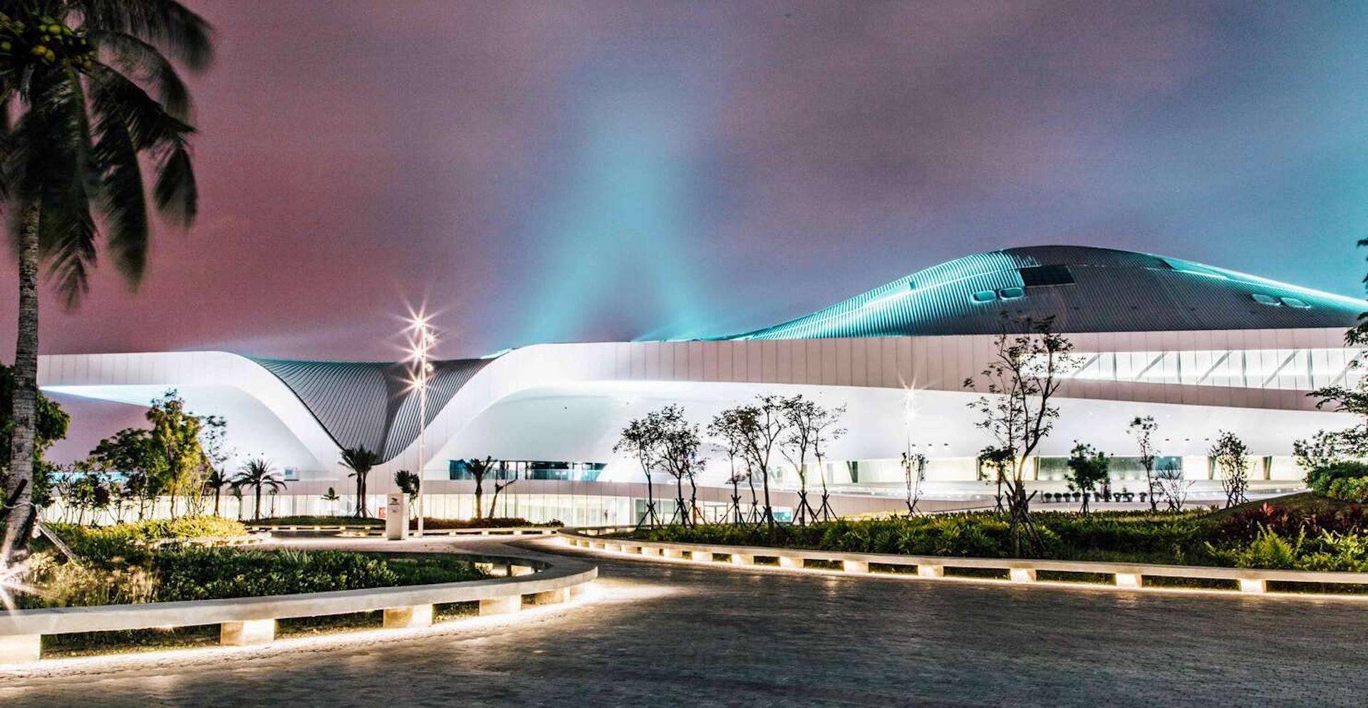 衛武營國家藝術文化中心(圖片來源:高雄市政府觀光局) 衛武營國家藝術文化中心(圖片來源:高雄市政府觀光局)