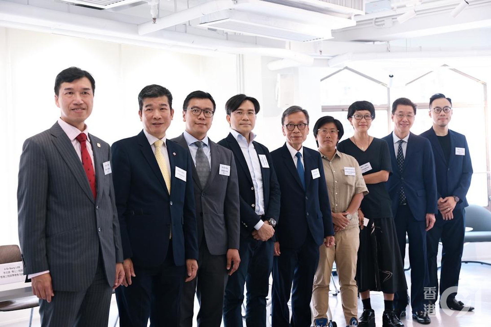 8月9日,建築師學會、測量師學會等7個建築相關專業學會,就新田科技城發展計劃發表聯合聲明。(歐嘉樂攝) 8月9日,建築師學會、測量師學會等7個建築相關專業學會,就新田科技城發展計劃發表聯合聲明。(歐嘉樂攝)