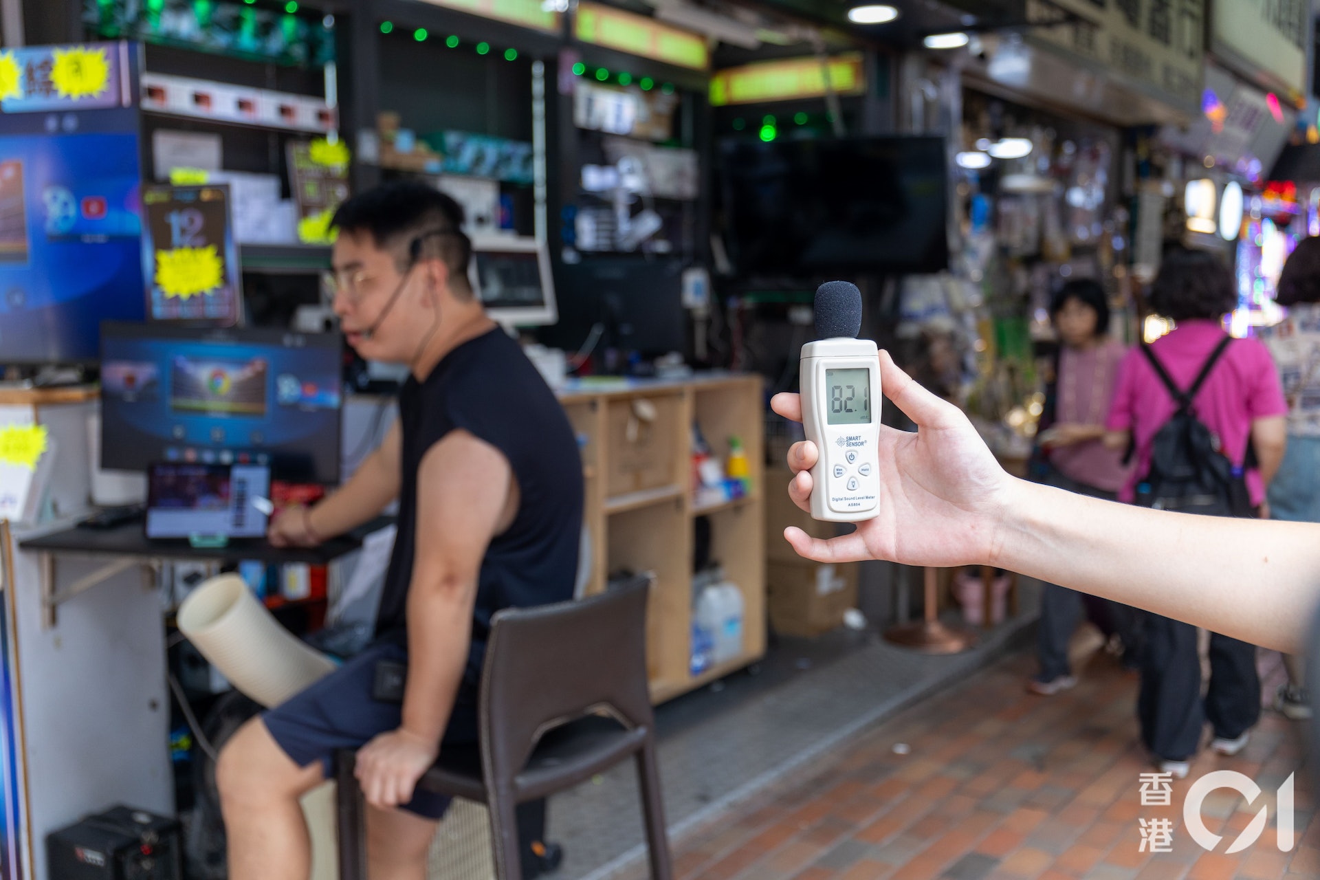 「大波波、細波波」是這間電子用品店特色叫賣句子。(梁鵬威攝) 「大波波、細波波」是這間電子用品店特色叫賣句子。(梁鵬威攝)