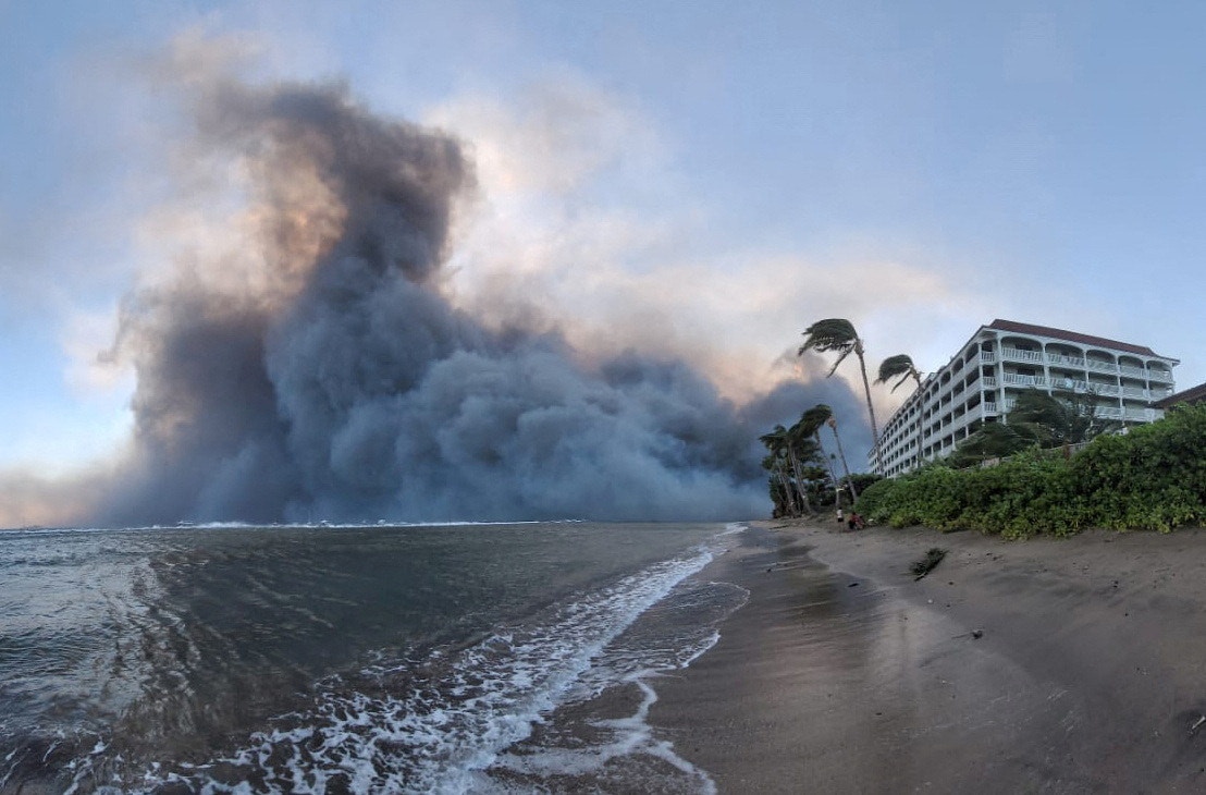 夏威夷山火遇难人数升至55人，民众跳海逃生，一家五口靠iPhone保命（组图） - 4