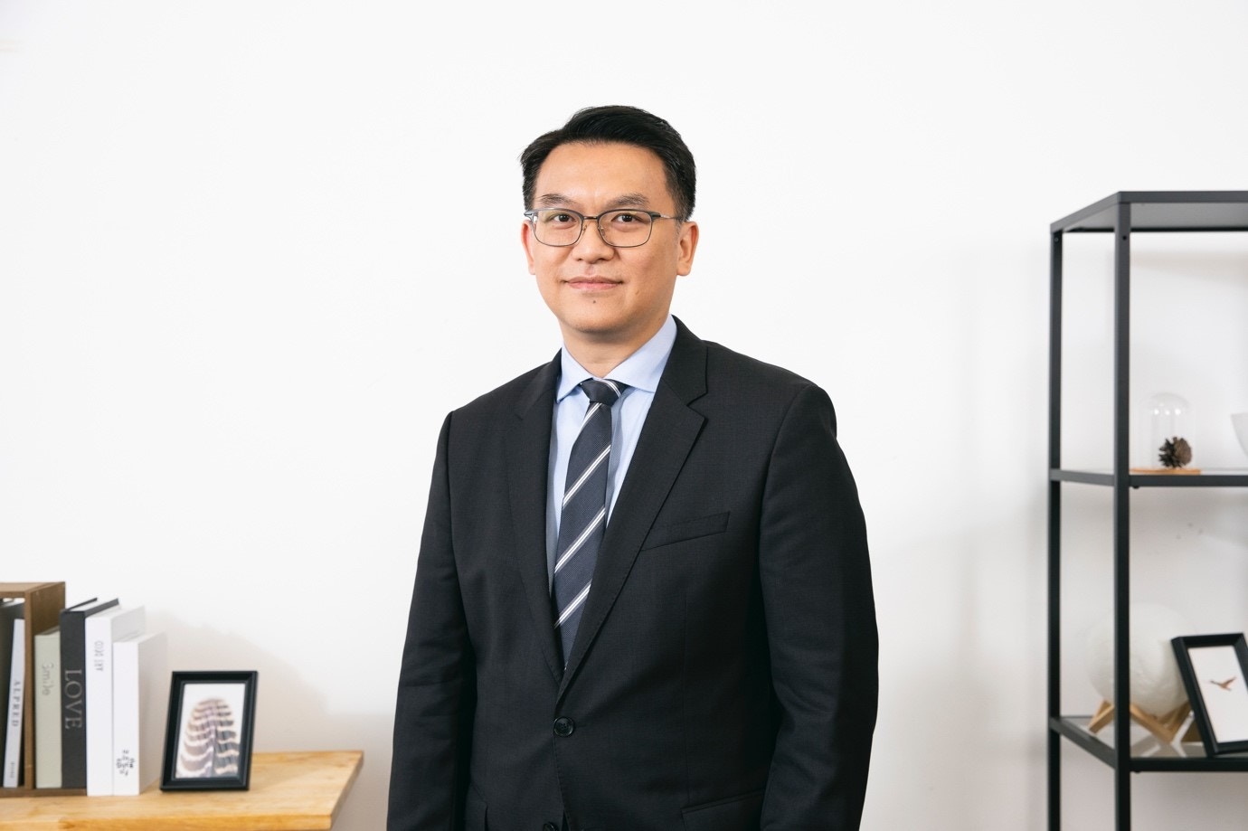 徐城烽醫生指冠心病患者須保持健康的生活習慣，多運動、少吃高脂及高膽固醇食物，才可以減低壞膽固醇積聚血管的風險。