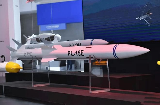 央視實拍霹靂-15E空空導彈數智化柔性生產線