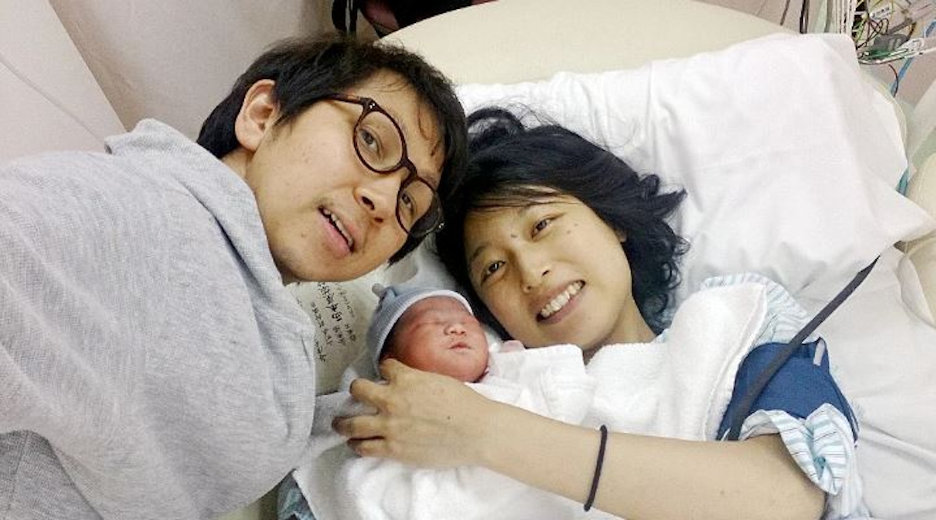 外国老爸對收養的女兒亂倫