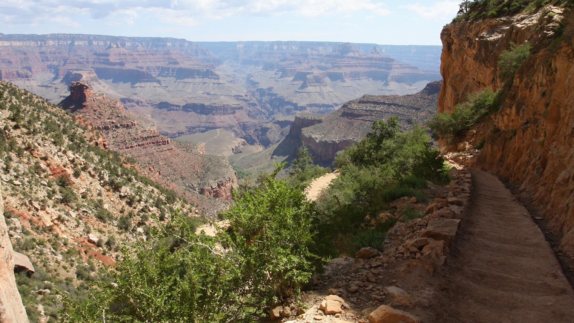 意外地點為亞利桑那州大峽谷國家公園的光明天使步道(Bright Angel Trail)。(網頁「National Park Service」圖片) 意外地點為亞利桑那州大峽谷國家公園的光明天使步道(Bright Angel Trail)。(網頁「National Park Service」圖片)