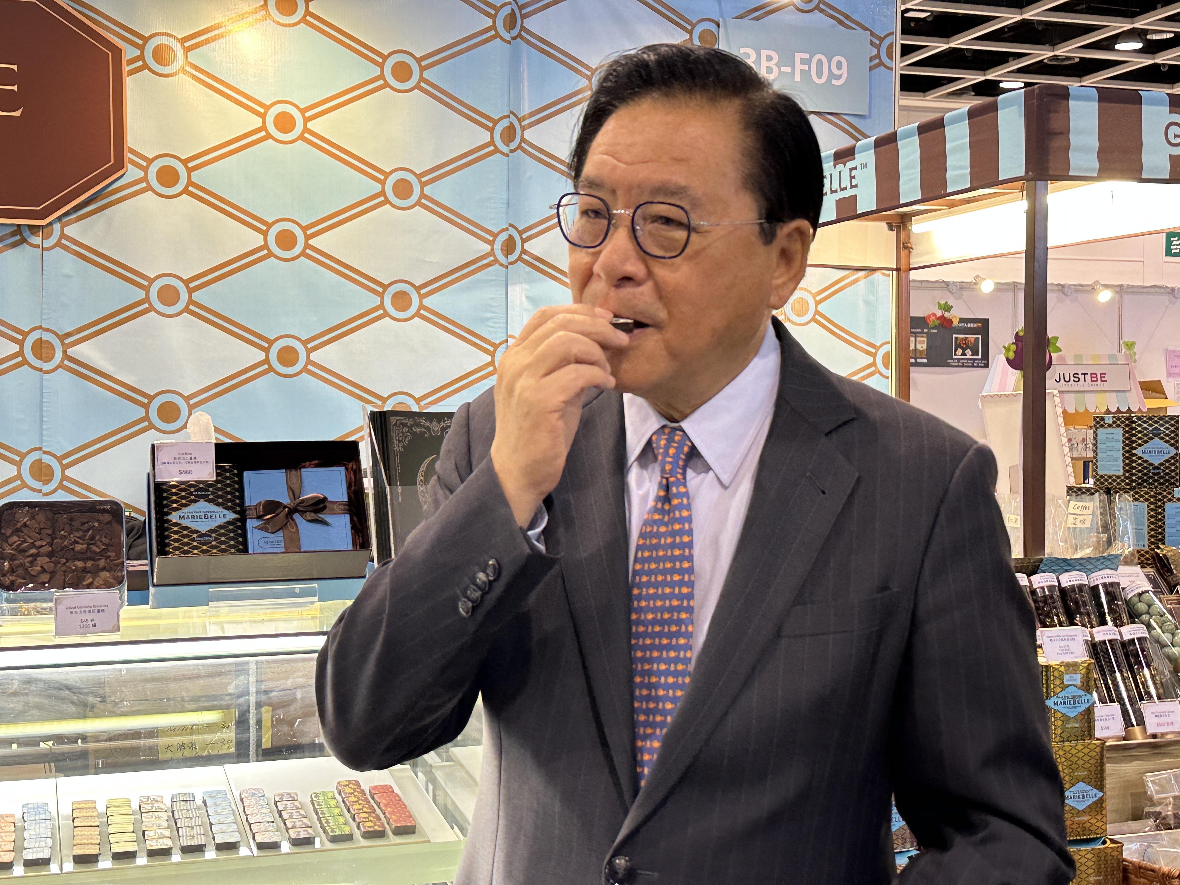 林健鋒逛美食展　買牛歡喜福袋無牛歡喜？｜政壇諸事町