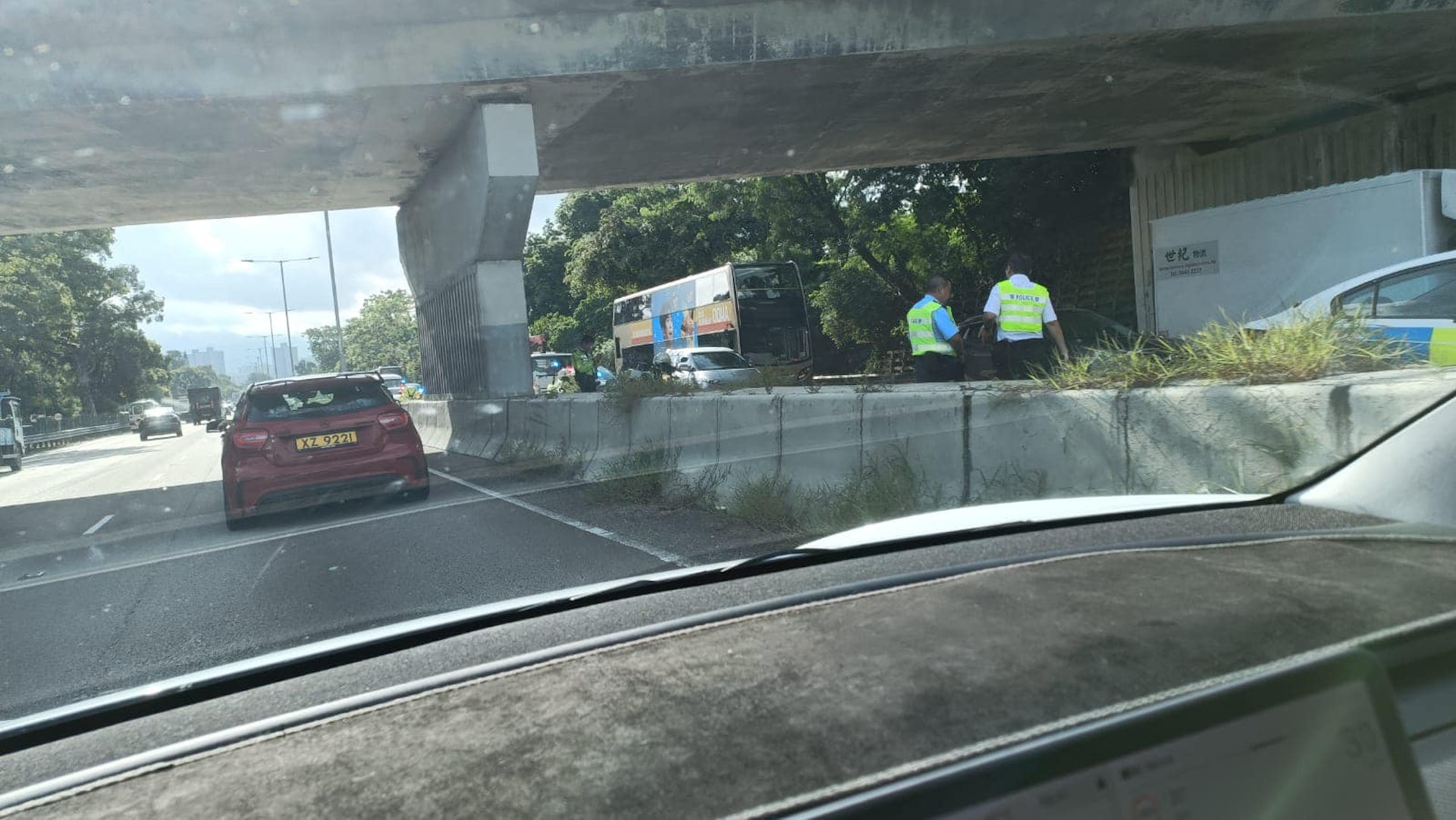 上水粉嶺公路發生7車相撞意外。(馬路的事 (即時交通資訊台) Bosco Chu Facebook圖片) 上水粉嶺公路發生7車相撞意外。(馬路的事 (即時交通資訊台) Bosco Chu Facebook圖片)