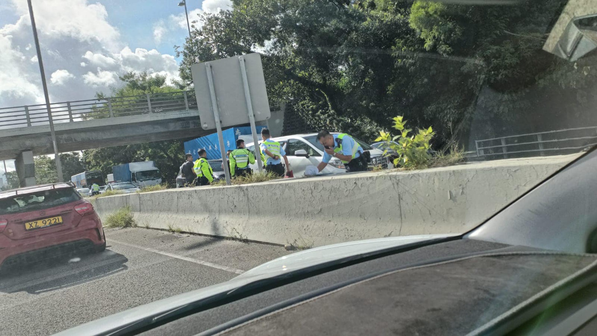 上水粉嶺公路發生7車相撞意外。(馬路的事 (即時交通資訊台) Bosco Chu Facebook圖片) 上水粉嶺公路發生7車相撞意外。(馬路的事 (即時交通資訊台) Bosco Chu Facebook圖片)