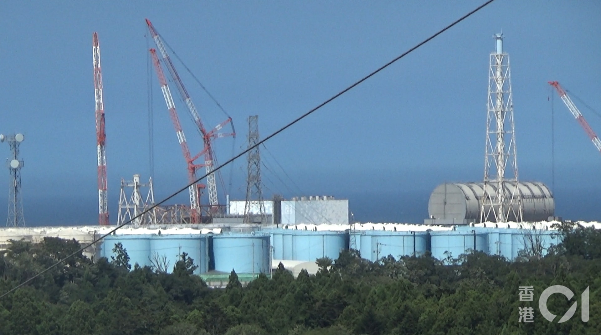 福島第一核電站內千個儲存核廢水的大水缸即將爆滿,最快8月底會排放出海。(梁祖饒攝) 福島第一核電站內千個儲存核廢水的大水缸即將爆滿,最快8月底會排放出海。(梁祖饒攝)