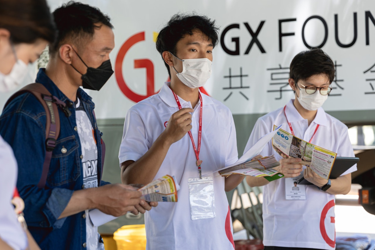 中文大學CCOUC災害與人道救援研究所與香港共享基金會聯合舉辦的五日四夜海外教育考察團,安排六名中大醫科生和一名護理學院畢業生,到老撾實體學習。(夏家朗攝) 中文大學CCOUC災害與人道救援研究所與香港共享基金會聯合舉辦的五日四夜海外教育考察團,安排六名中大醫科生和一名護理學院畢業生,到老撾實體學習。(夏家朗攝)