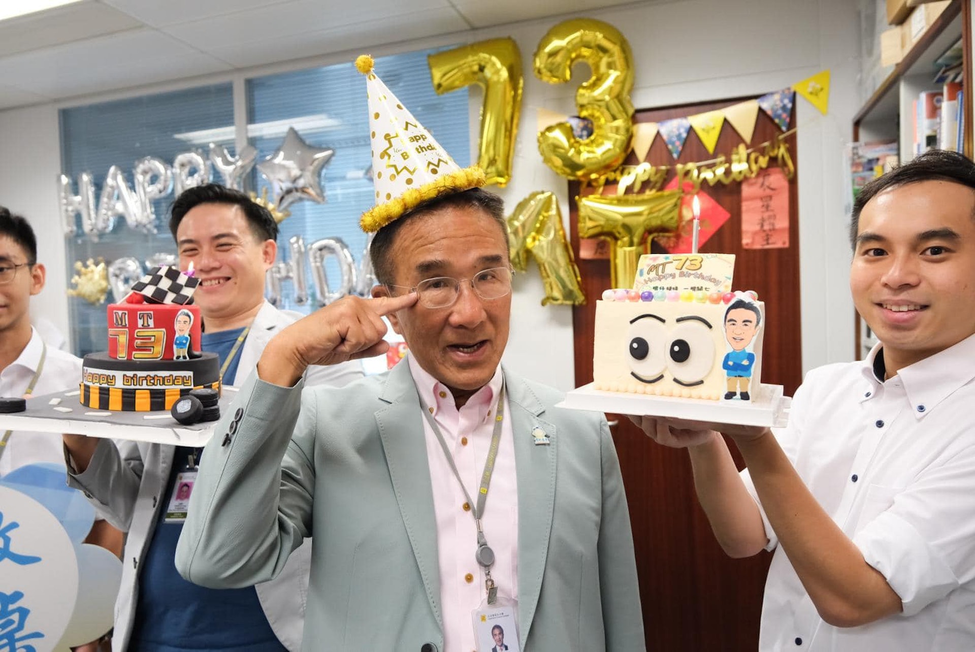 田北辰明日(26日)就是73歲生辰,一眾兄弟好友在辦公室為他慶祝(田北辰FB) 田北辰明日(26日)就是73歲生辰,一眾兄弟好友在辦公室為他慶祝(田北辰FB)