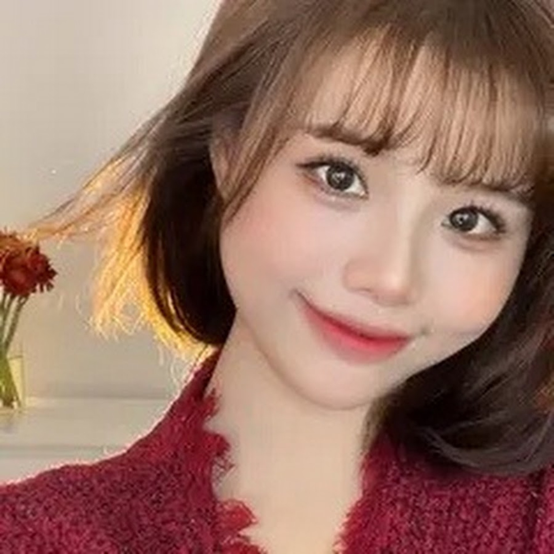 「敏鴿er」的化妝技巧相當神奇,在網上分享美妝技巧後獲得過20萬粉絲量,更被網友稱為「厲害的換頭師」(RED@敏鴿er) 「敏鴿er」的化妝技巧相當神奇,在網上分享美妝技巧後獲得過20萬粉絲量,更被網友稱為「厲害的換頭師」(RED@敏鴿er)