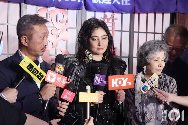 何超儀接受媒體訪問提及老公陳子聰的病情。(圖/香港01)