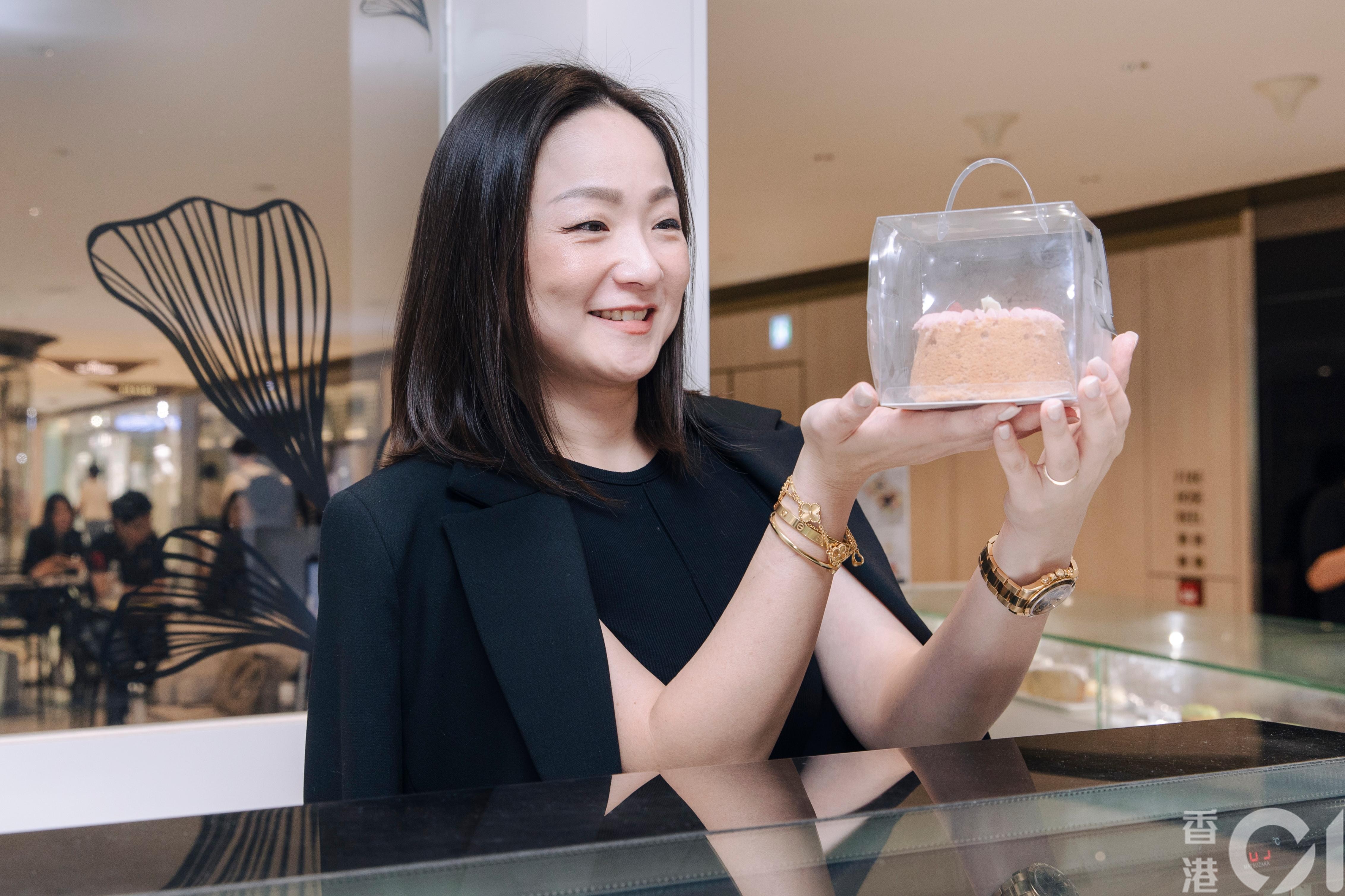 窩輪天后棄高薪開純素烘焙店轉型創業家！以蛋糕製作比喻人生育兒