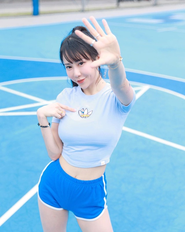 梓梓被稱是台灣娜美。(圖/翻攝自梓梓IG)