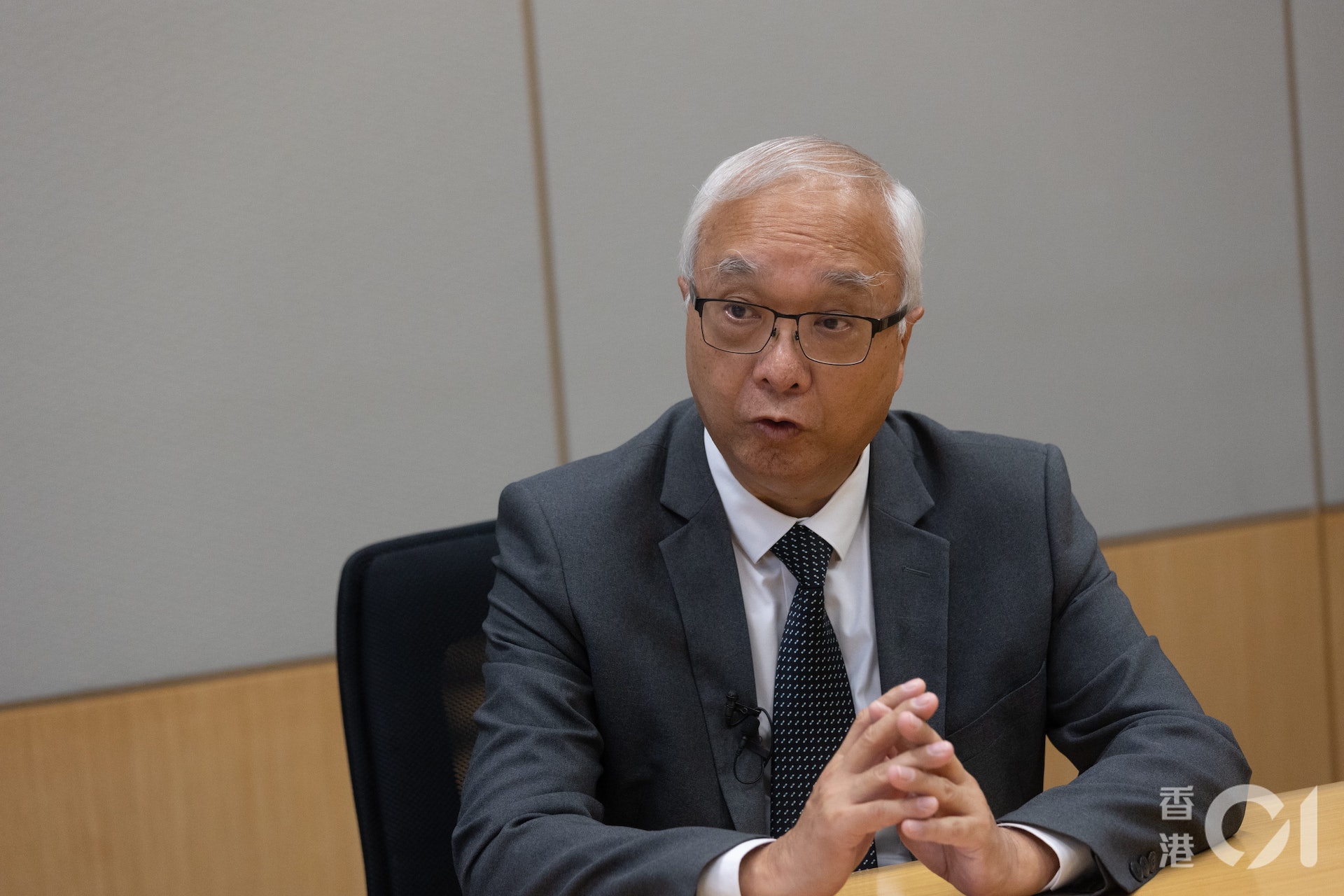 環境及生態局局長謝展寰指,除非日方態度上出現很大轉變,否則短期內放寬禁令的可能性很微,認為現在談論何時放寬「未係時候」。(梁鵬威攝) 環境及生態局局長謝展寰指,除非日方態度上出現很大轉變,否則短期內放寬禁令的可能性很微,認為現在談論何時放寬「未係時候」。(梁鵬威攝)