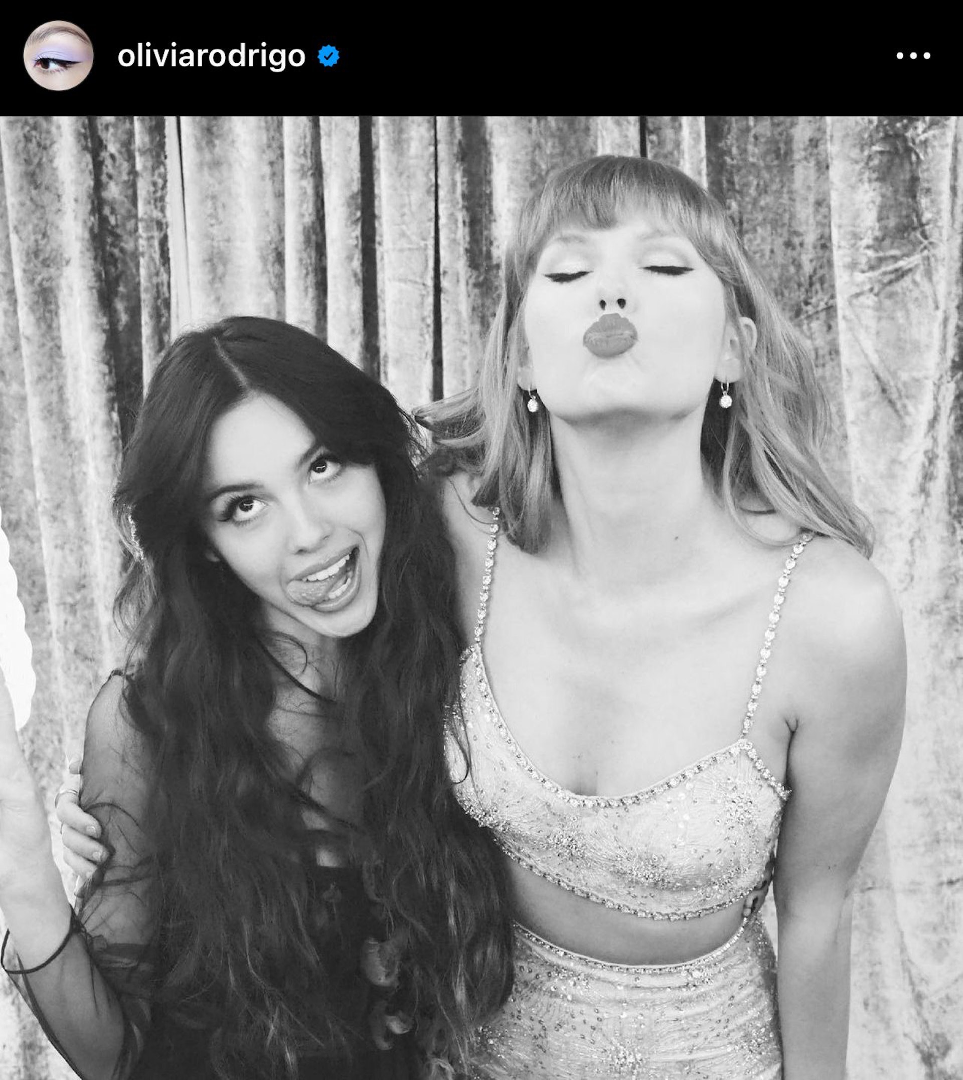 Olivia Rodrigo曾與自己偶像Taylor Swift成為老友。 Olivia Rodrigo曾與自己偶像Taylor Swift成為老友。