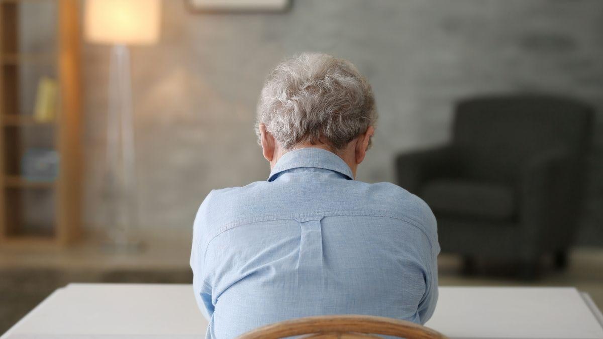 退休教師被老婆嫌煩 教孫仔功課又被嫌棄 終沉迷賭博輸掉廿幾萬 退休教師被老婆嫌煩 教孫仔功課又被嫌棄 終沉迷賭博輸掉廿幾萬