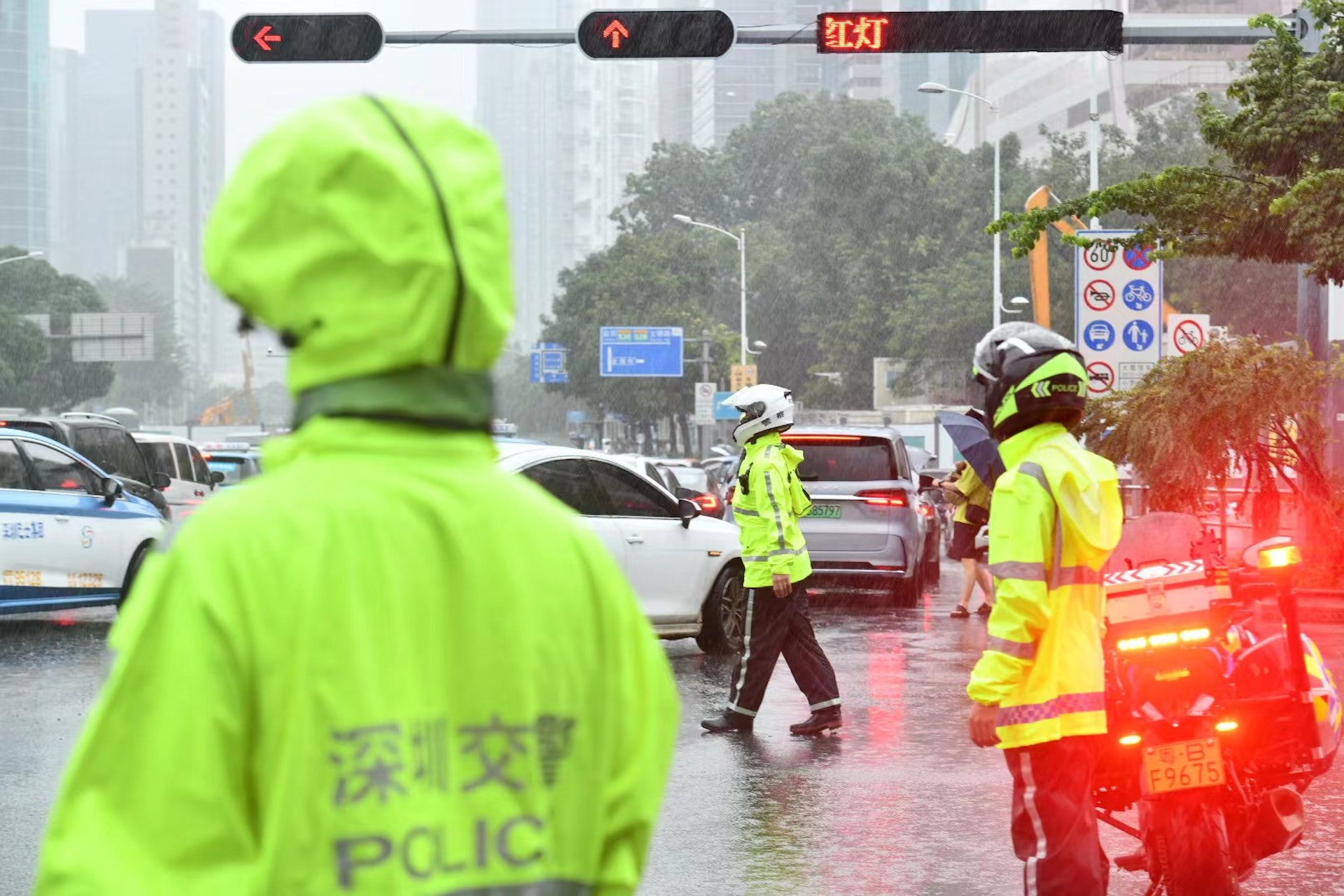 深圳普降極端特大暴雨。(新華社) 深圳普降極端特大暴雨。(新華社)