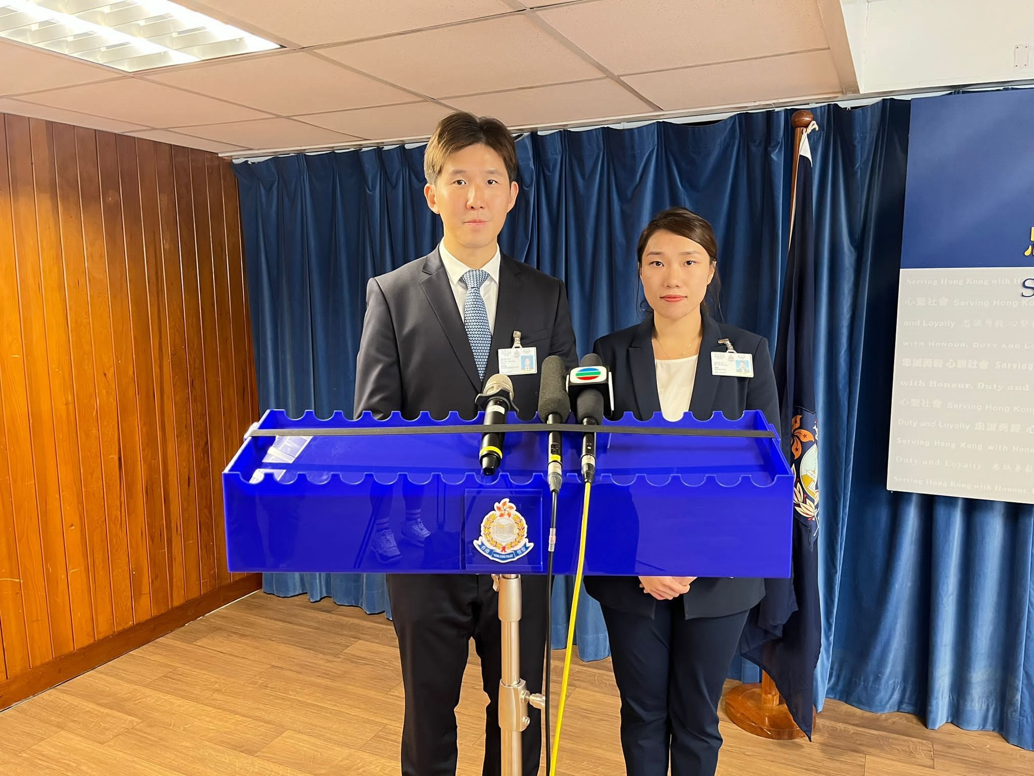 油尖警區刑事總督察謝子峰（左）及案件主葉恩樺督察。