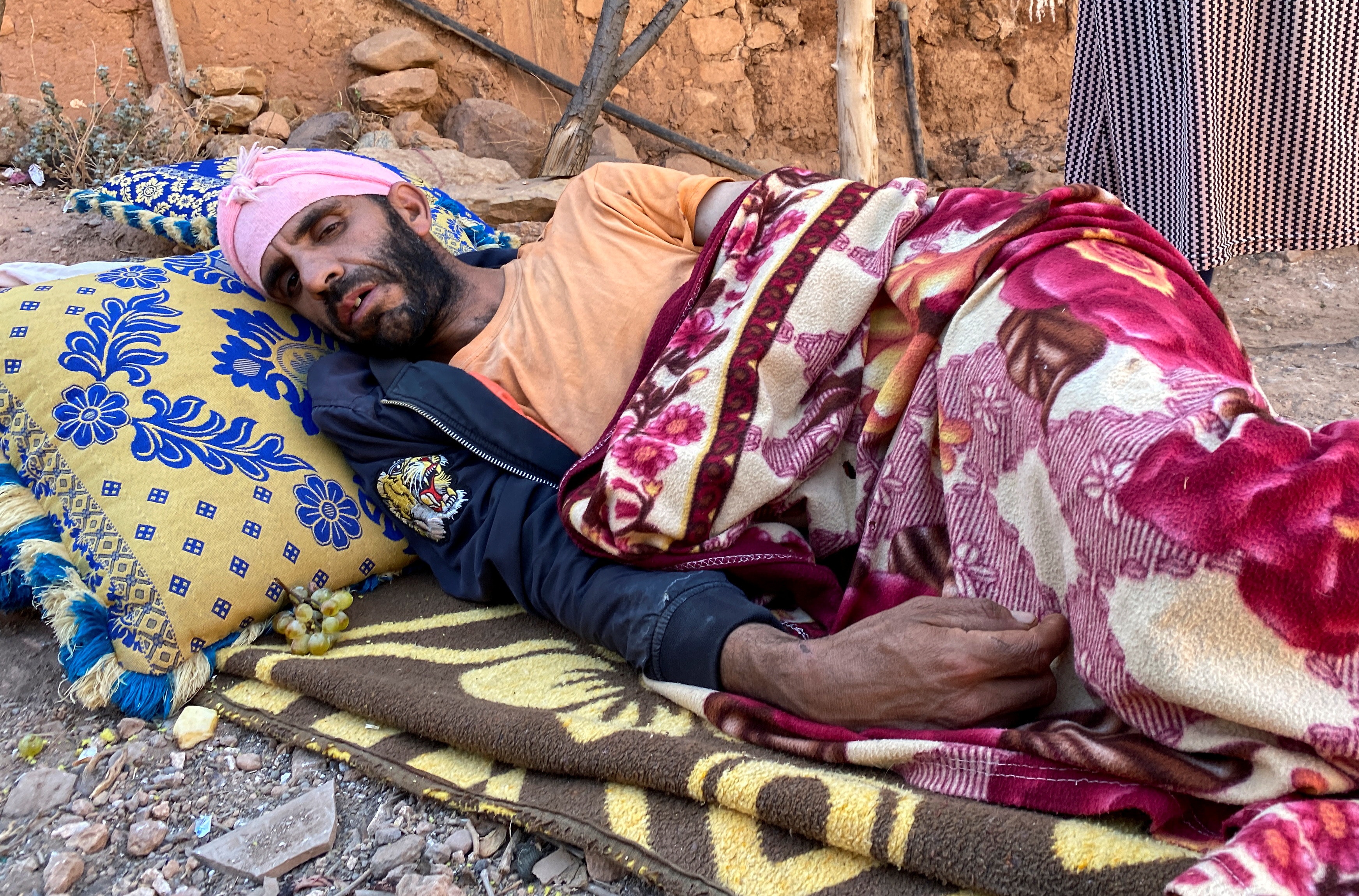 摩洛哥強震將旅遊熱點變人間地獄　災民忍痛就地埋葬罹難親人