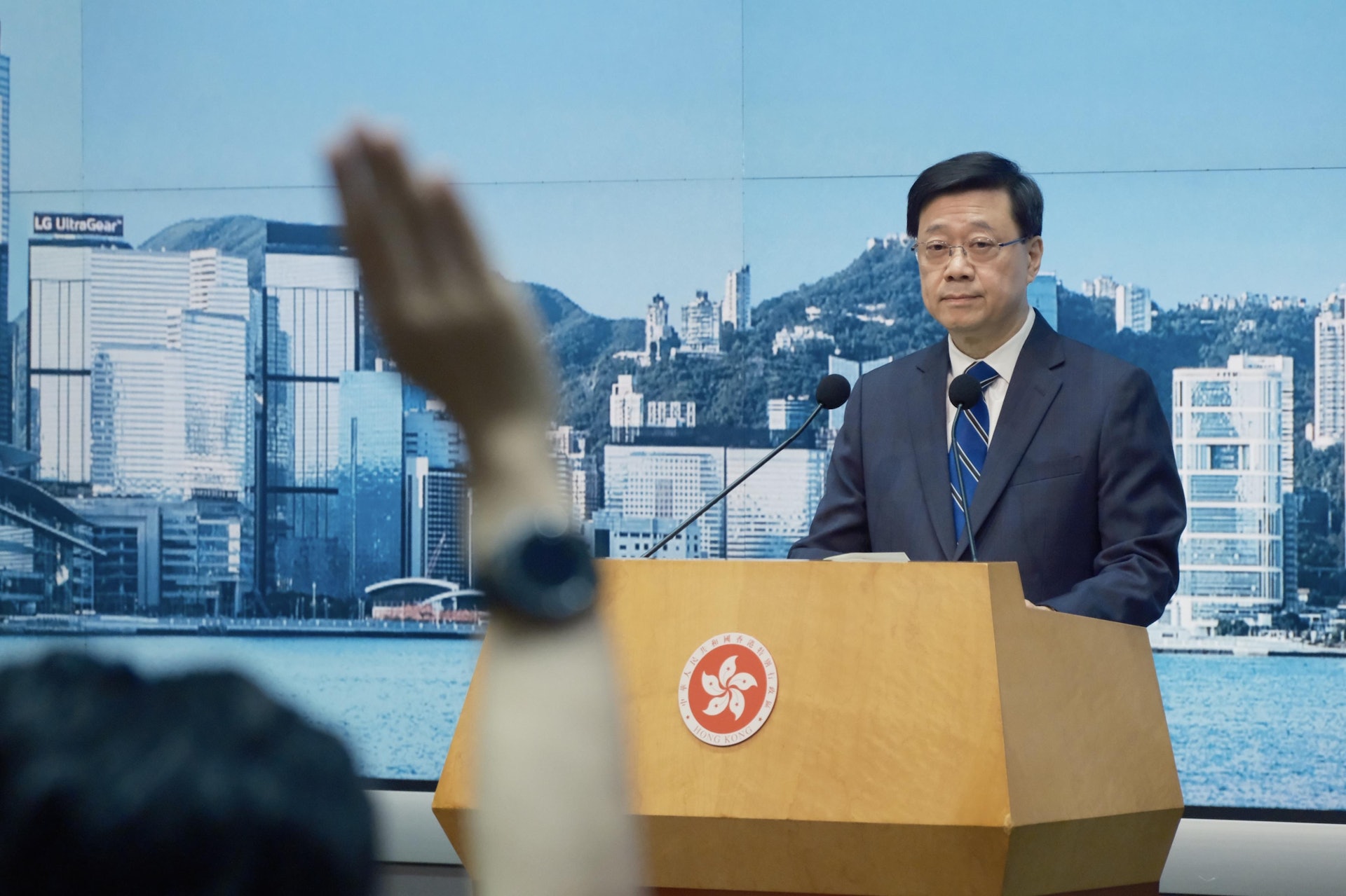 李家超表示,紅山半島若有僭健必定執法及檢控。(盧翊銘攝) 李家超表示,紅山半島若有僭健必定執法及檢控。(盧翊銘攝)