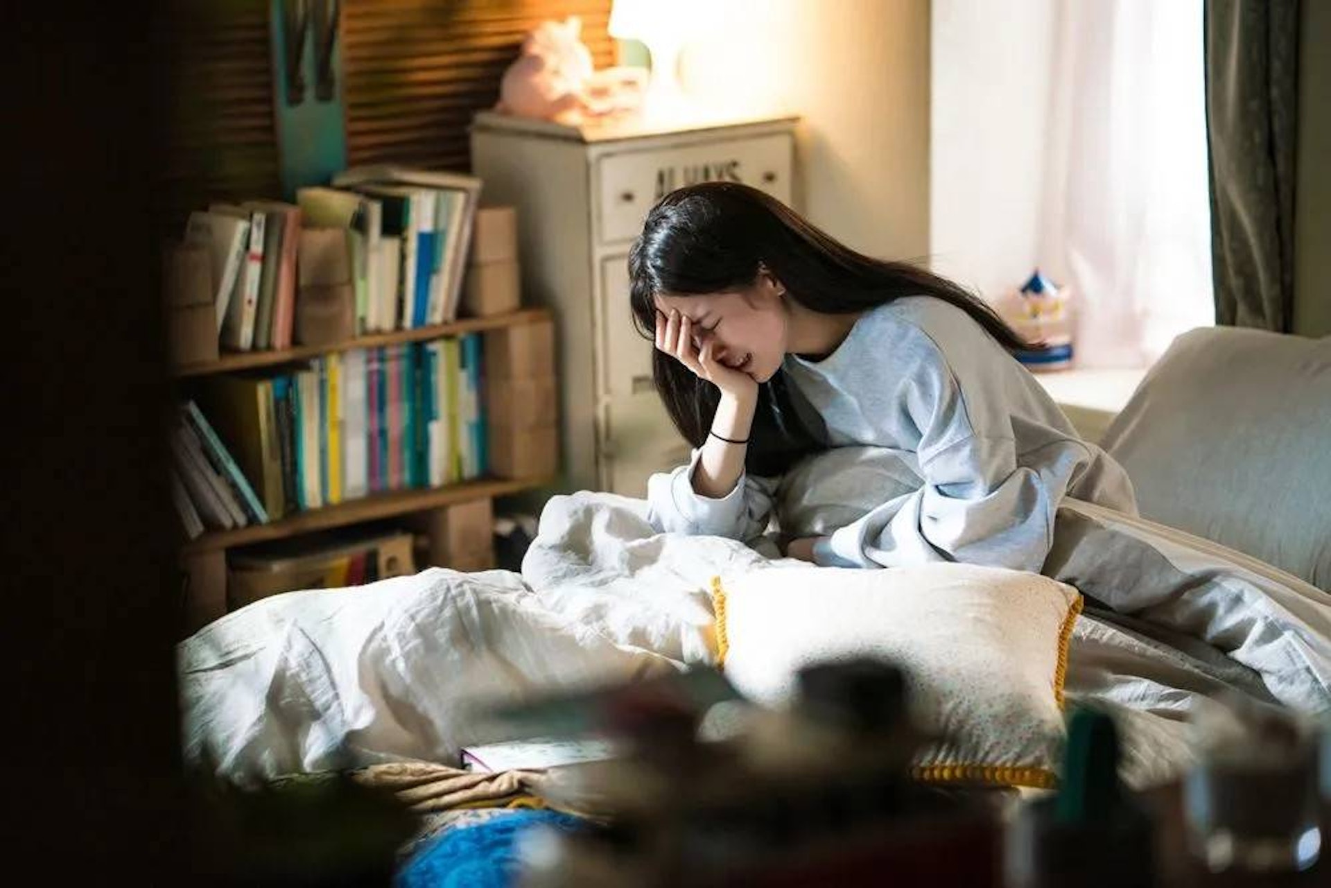 熬夜對於女生的危害更為大!(《當你沉睡時》劇照) 熬夜對於女生的危害更為大!(《當你沉睡時》劇照)