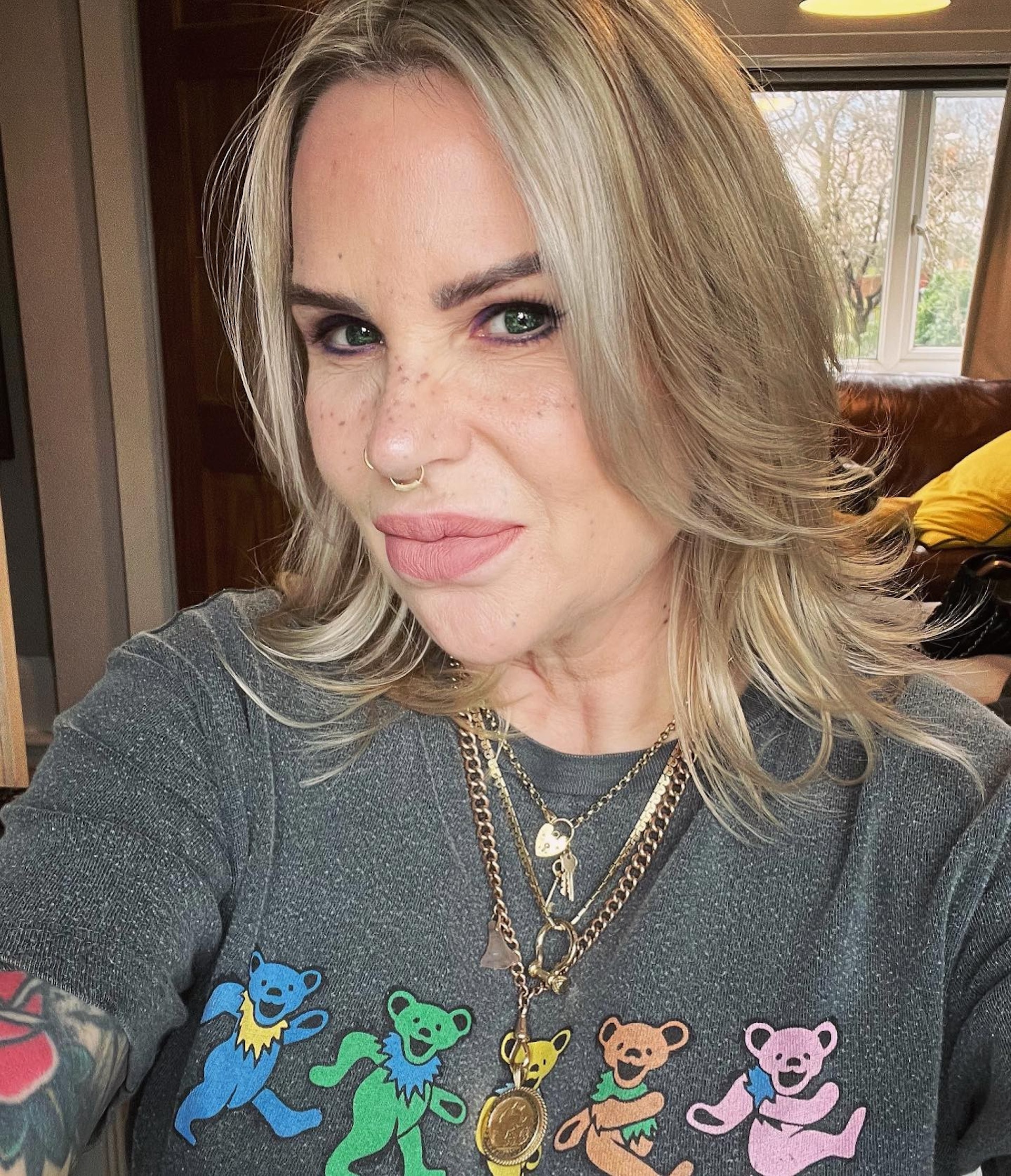 湯普森聲稱不後悔花光所有獎金。(Lara Thompson The Painted lady - Semi permanent makeup facebook圖片) 湯普森聲稱不後悔花光所有獎金。(Lara Thompson The Painted lady - Semi permanent makeup facebook圖片)