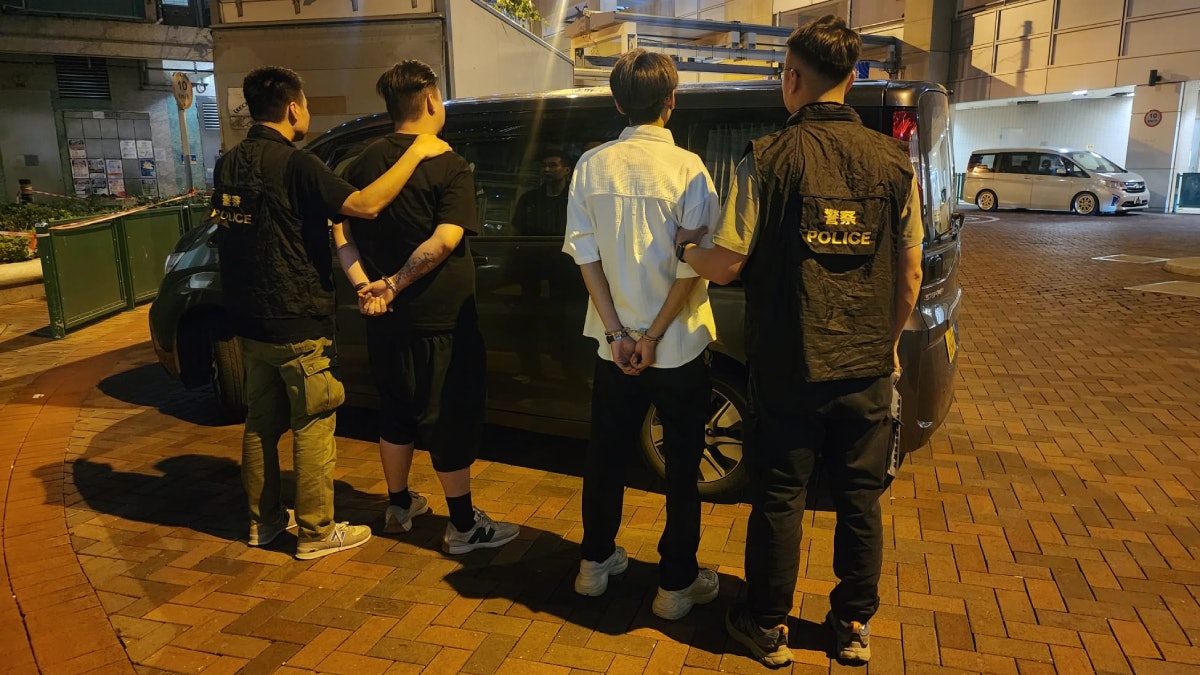 警將軍澳截可疑私家車檢大麻拘兩男 一人另涉無牌無第三保駕駛 警將軍澳截可疑私家車檢大麻拘兩男 一人另涉無牌無第三保駕駛